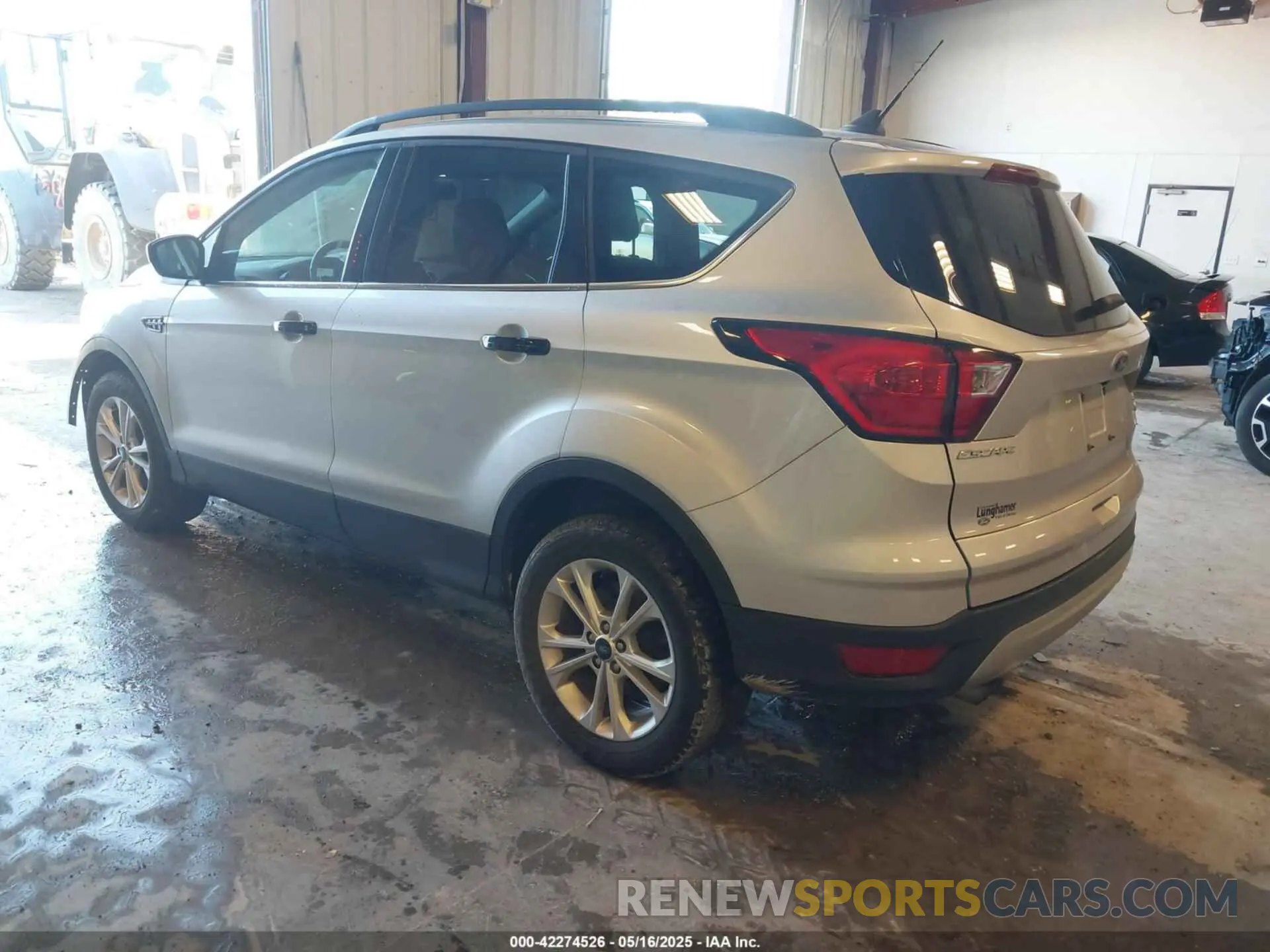 3 Photograph of a damaged car 1FMCU9HD1KUA52418 FORD ESCAPE 2019