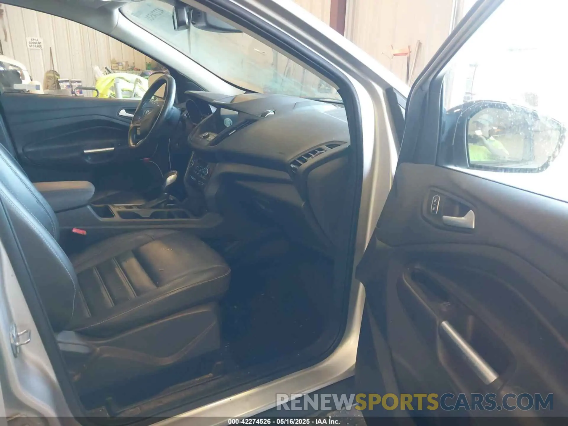 5 Photograph of a damaged car 1FMCU9HD1KUA52418 FORD ESCAPE 2019