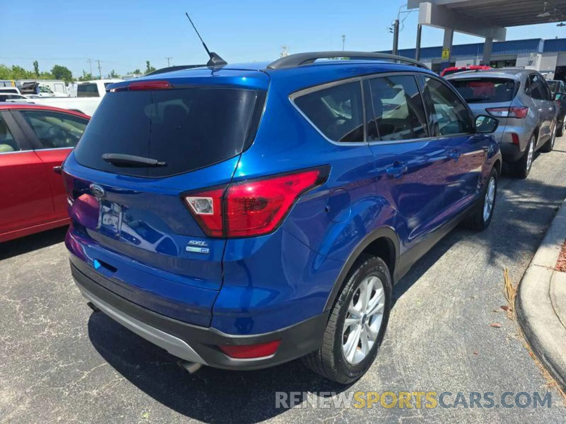 14 Photograph of a damaged car 1FMCU9HD1KUA65573 FORD ESCAPE 2019