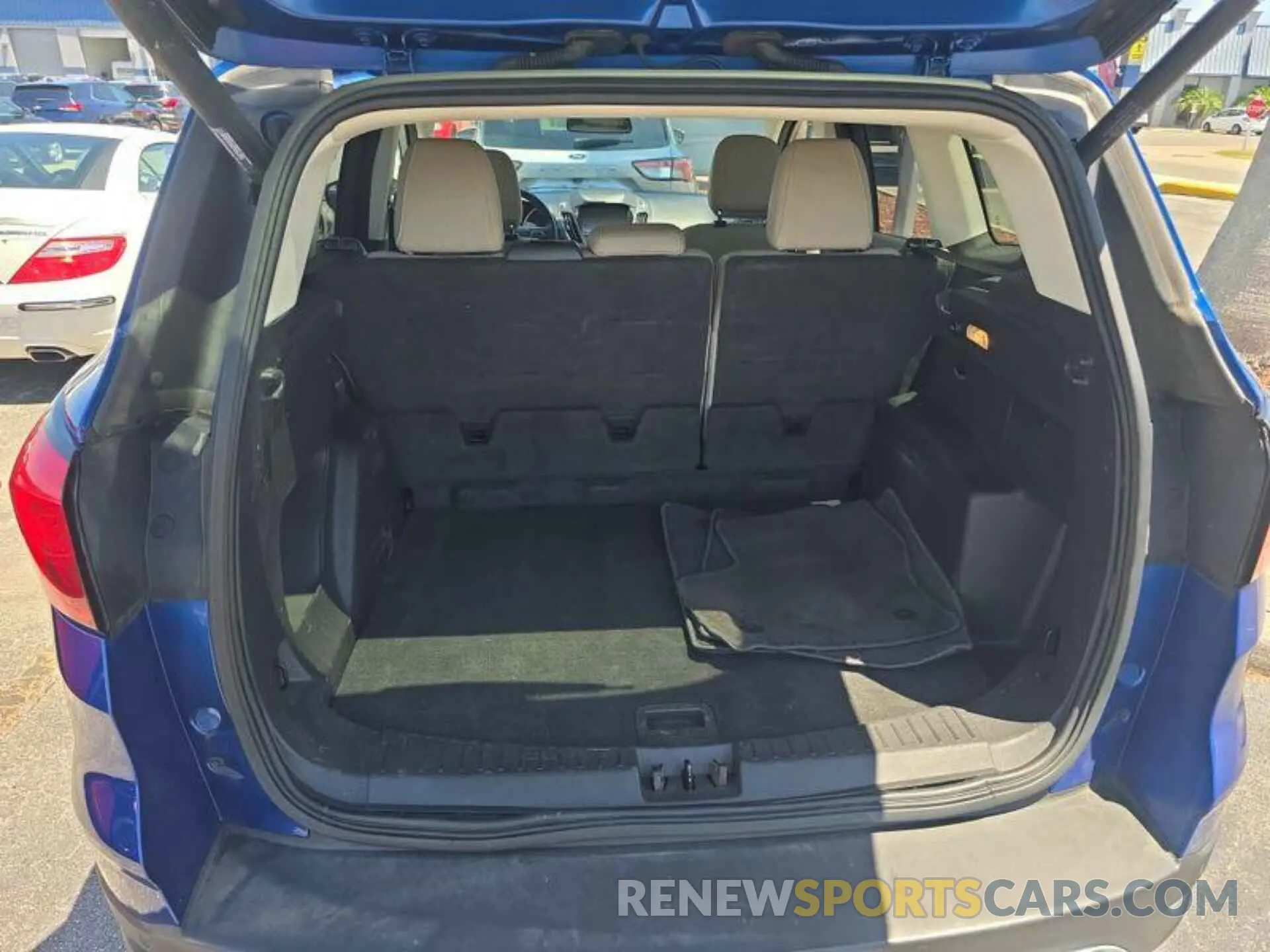 7 Photograph of a damaged car 1FMCU9HD1KUA65573 FORD ESCAPE 2019