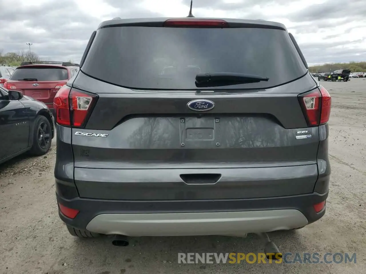 6 Photograph of a damaged car 1FMCU9HD1KUB18918 FORD ESCAPE 2019