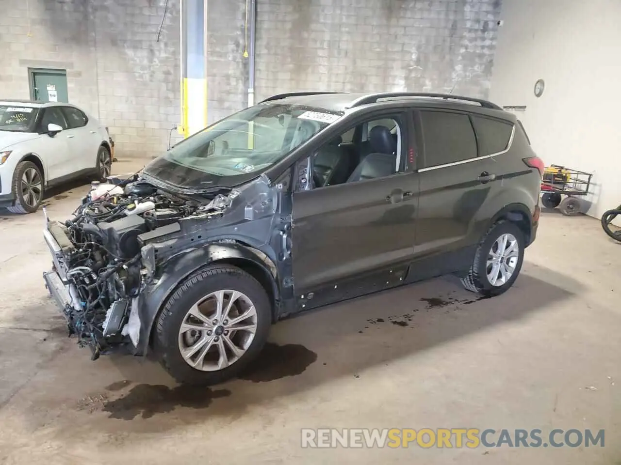 1 Photograph of a damaged car 1FMCU9HD1KUB43673 FORD ESCAPE 2019