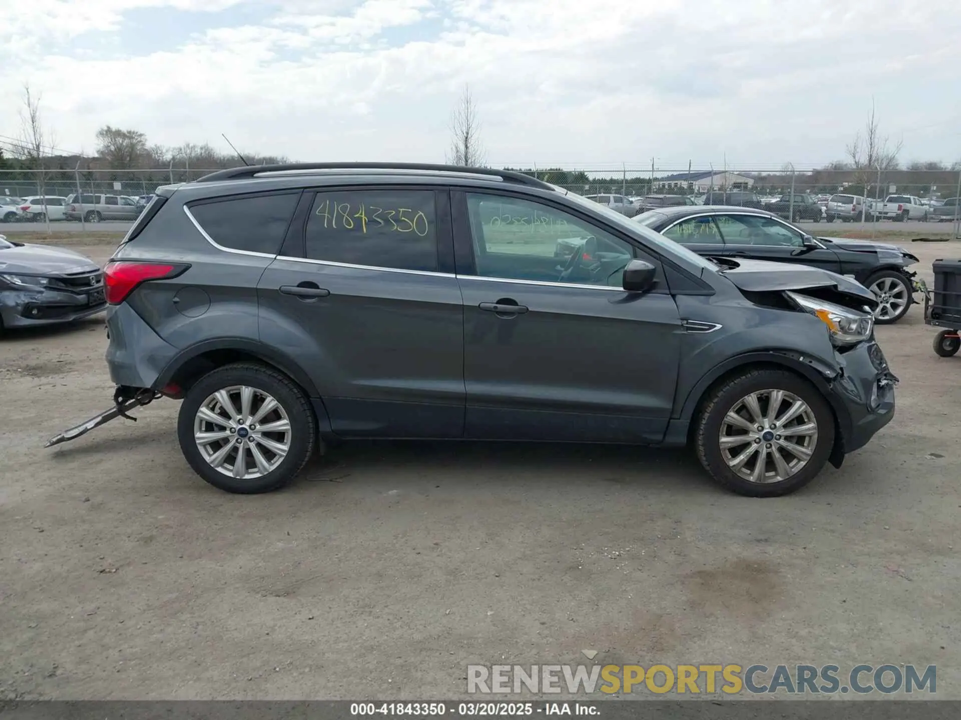 14 Photograph of a damaged car 1FMCU9HD1KUB75409 FORD ESCAPE 2019