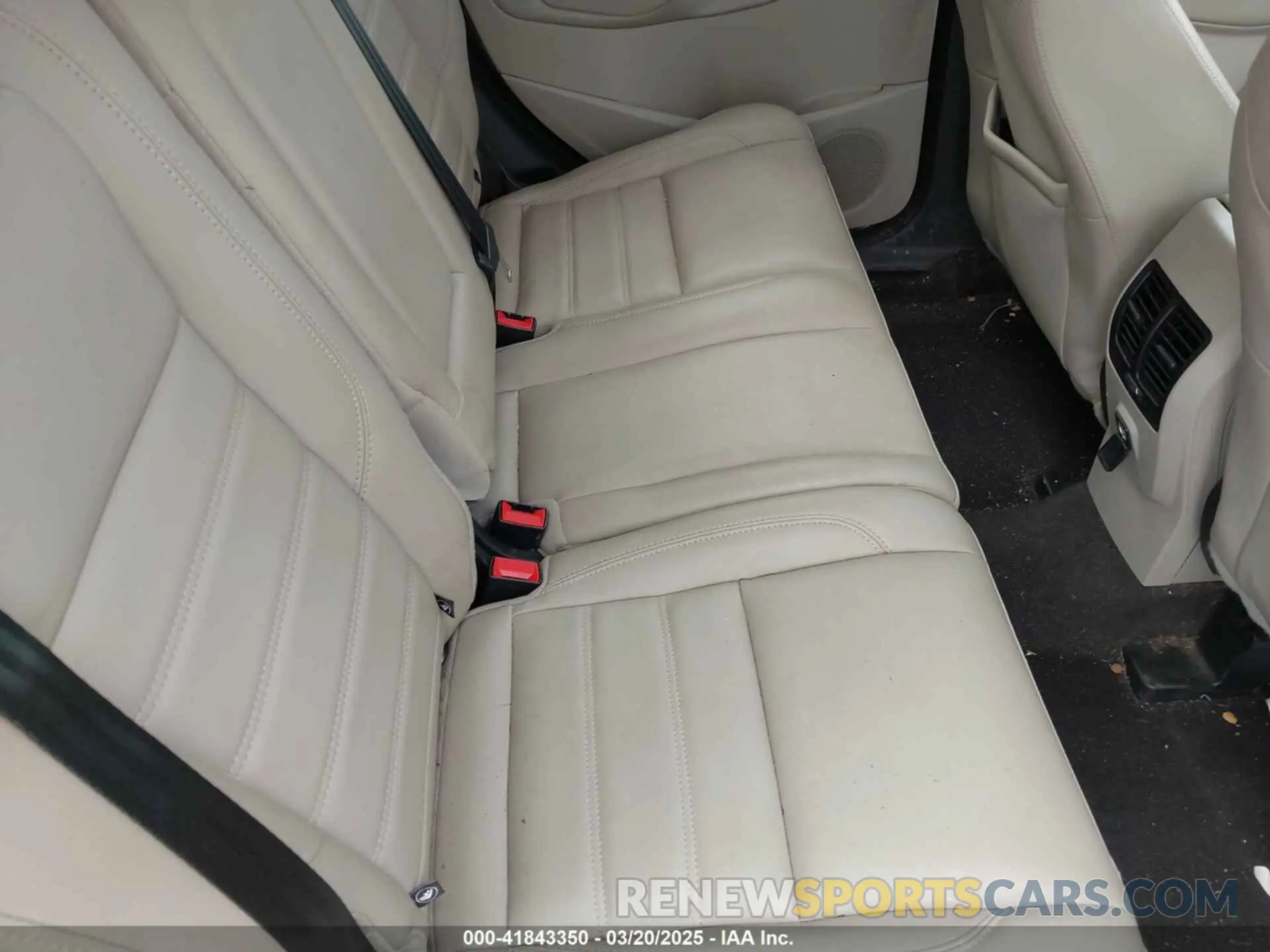 8 Photograph of a damaged car 1FMCU9HD1KUB75409 FORD ESCAPE 2019