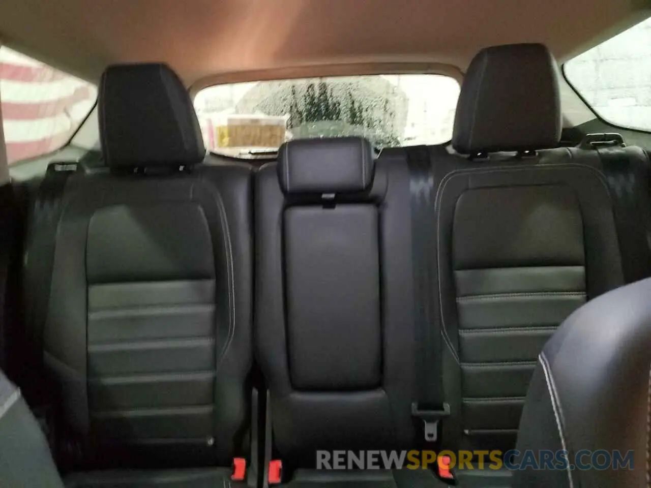 10 Photograph of a damaged car 1FMCU9HD1KUB78665 FORD ESCAPE 2019