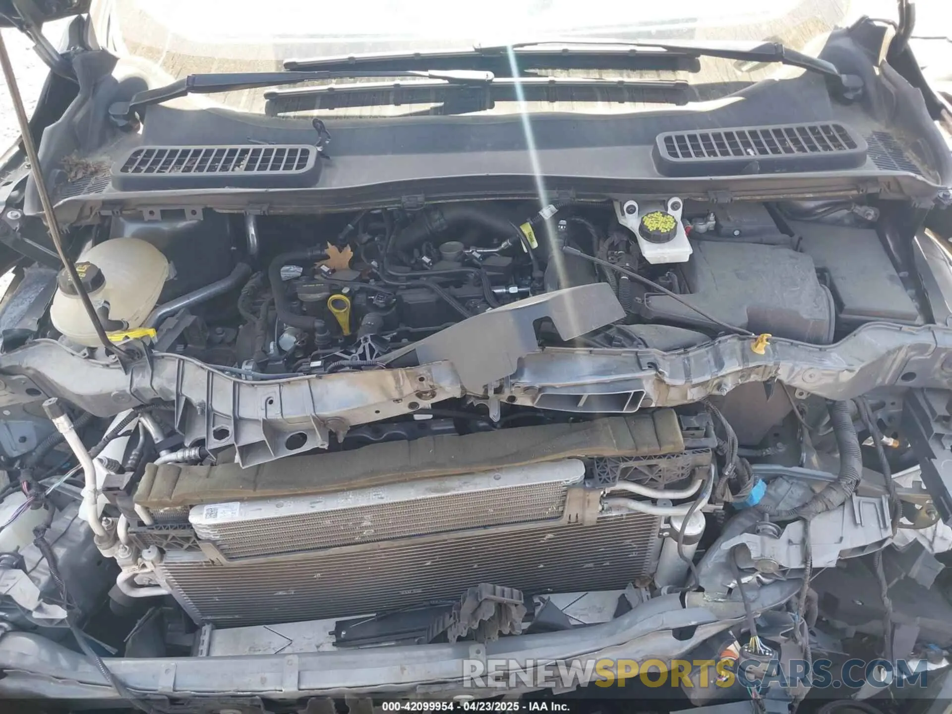 10 Photograph of a damaged car 1FMCU9HD1KUB92811 FORD ESCAPE 2019