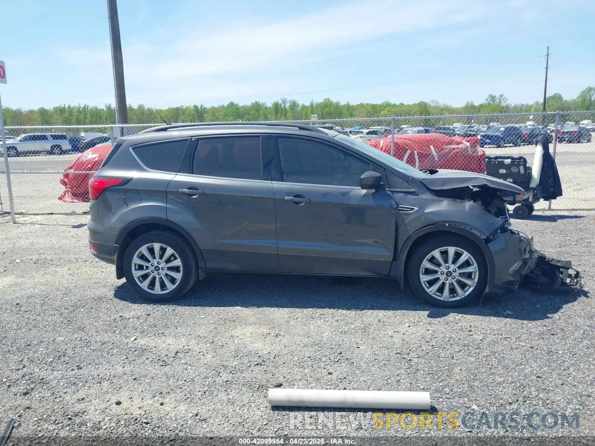 13 Photograph of a damaged car 1FMCU9HD1KUB92811 FORD ESCAPE 2019