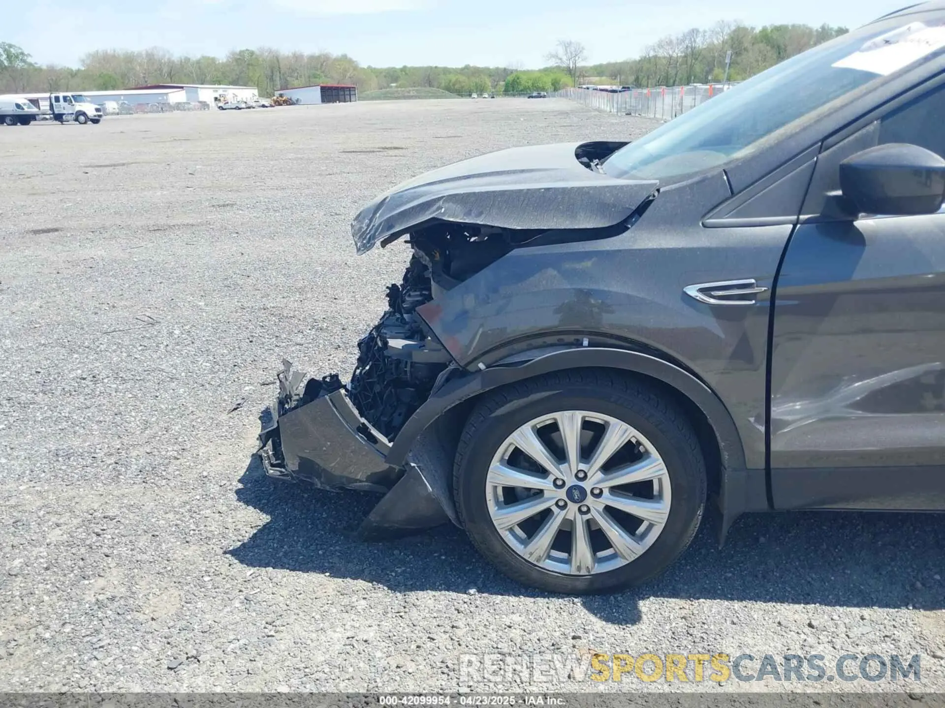 6 Photograph of a damaged car 1FMCU9HD1KUB92811 FORD ESCAPE 2019