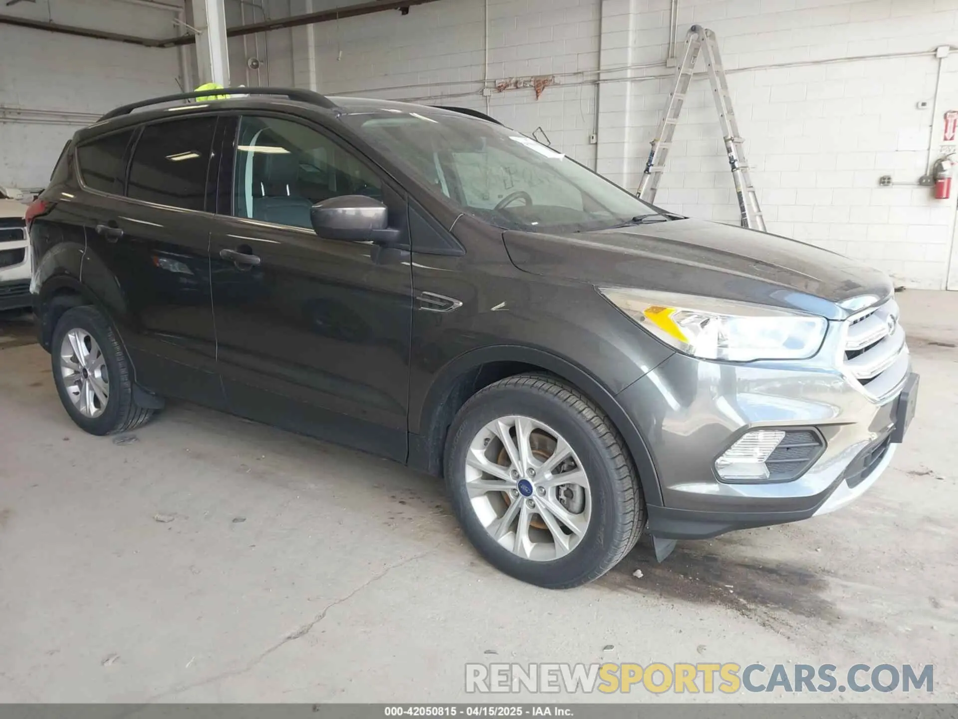 1 Photograph of a damaged car 1FMCU9HD1KUC04360 FORD ESCAPE 2019