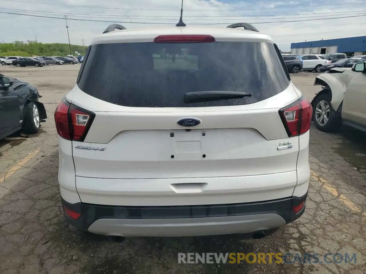 6 Photograph of a damaged car 1FMCU9HD1KUC24513 FORD ESCAPE 2019