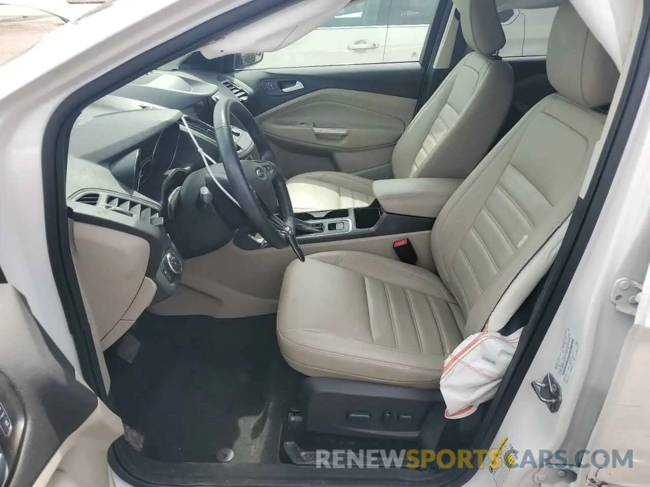 7 Photograph of a damaged car 1FMCU9HD1KUC24513 FORD ESCAPE 2019