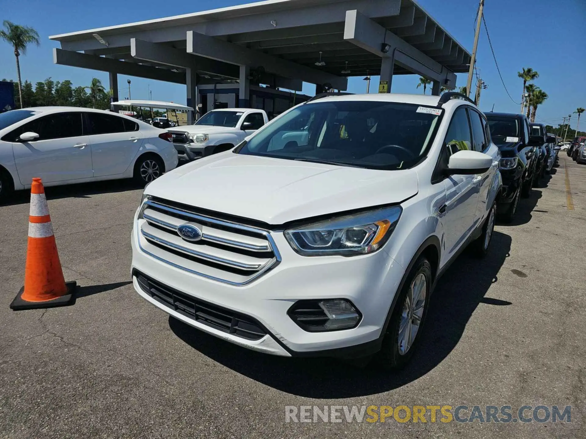 10 Photograph of a damaged car 1FMCU9HD1KUC35933 FORD ESCAPE 2019