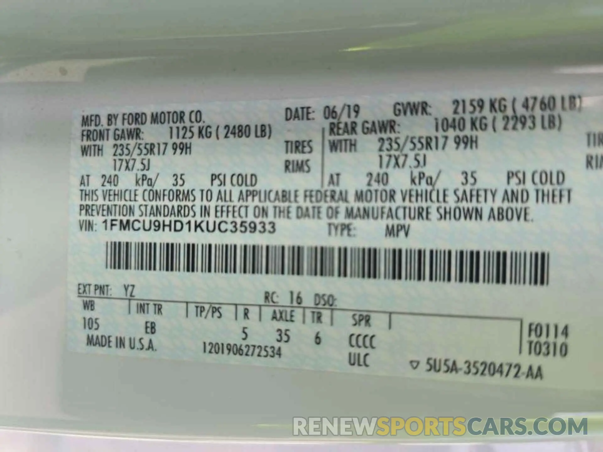 18 Photograph of a damaged car 1FMCU9HD1KUC35933 FORD ESCAPE 2019