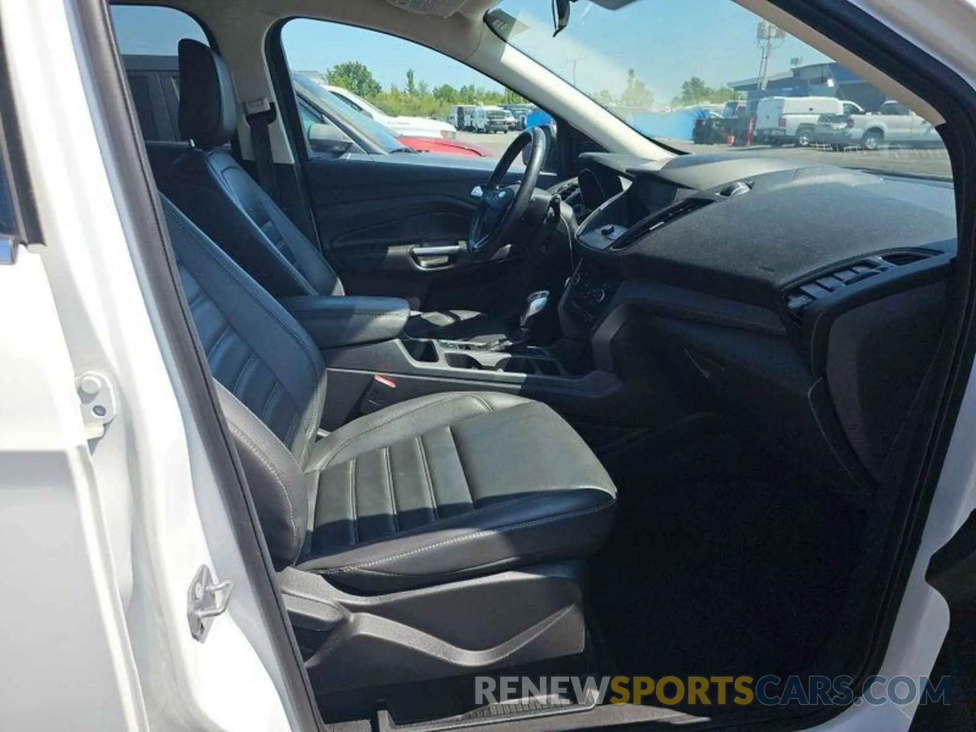 2 Photograph of a damaged car 1FMCU9HD1KUC35933 FORD ESCAPE 2019