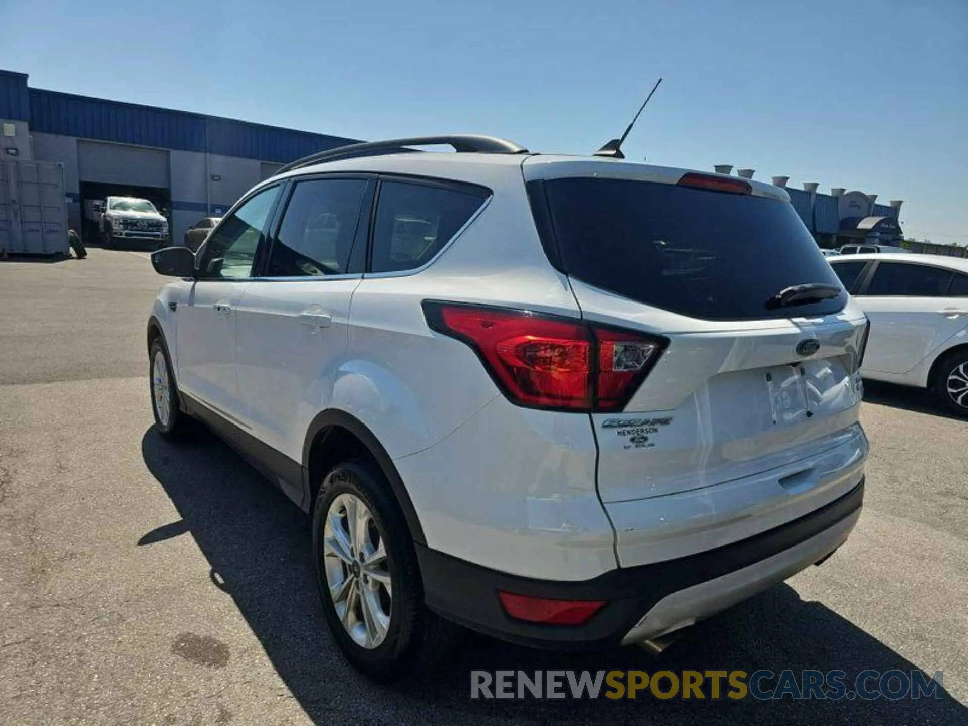 4 Photograph of a damaged car 1FMCU9HD1KUC35933 FORD ESCAPE 2019