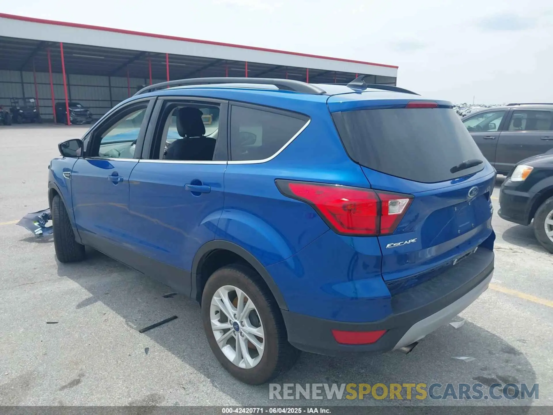 3 Photograph of a damaged car 1FMCU9HD2KUA41511 FORD ESCAPE 2019