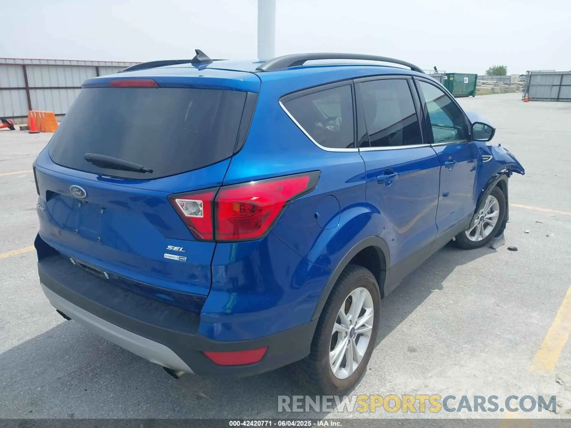4 Photograph of a damaged car 1FMCU9HD2KUA41511 FORD ESCAPE 2019
