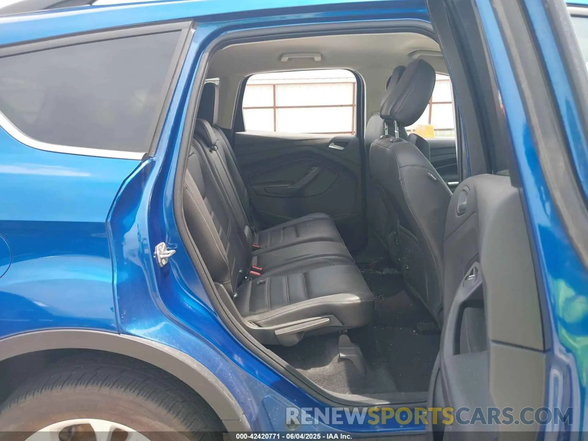 8 Photograph of a damaged car 1FMCU9HD2KUA41511 FORD ESCAPE 2019