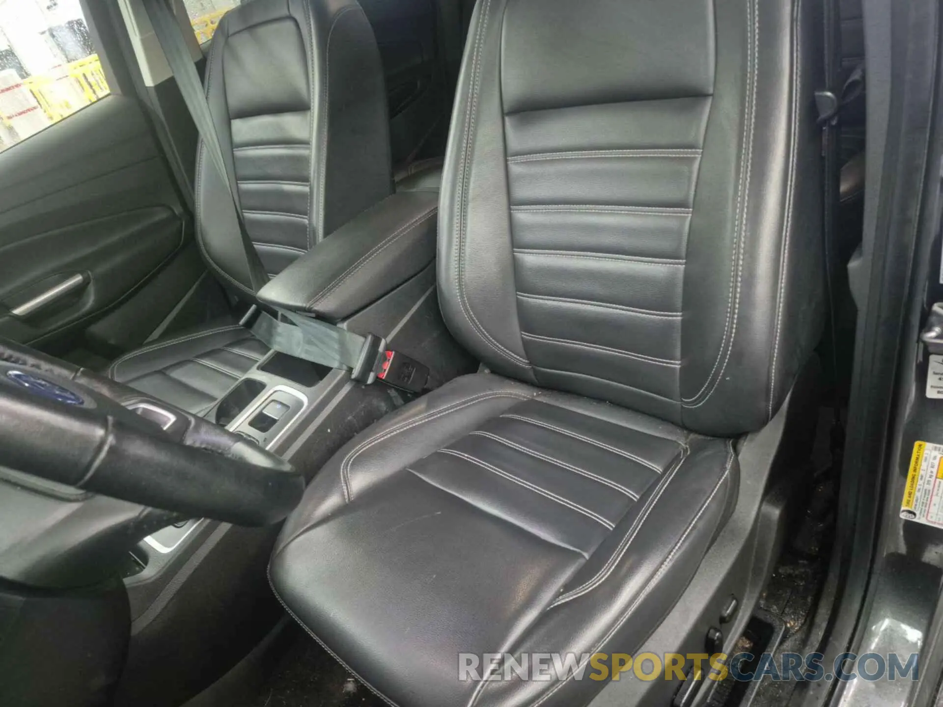 22 Photograph of a damaged car 1FMCU9HD2KUA65596 FORD ESCAPE 2019
