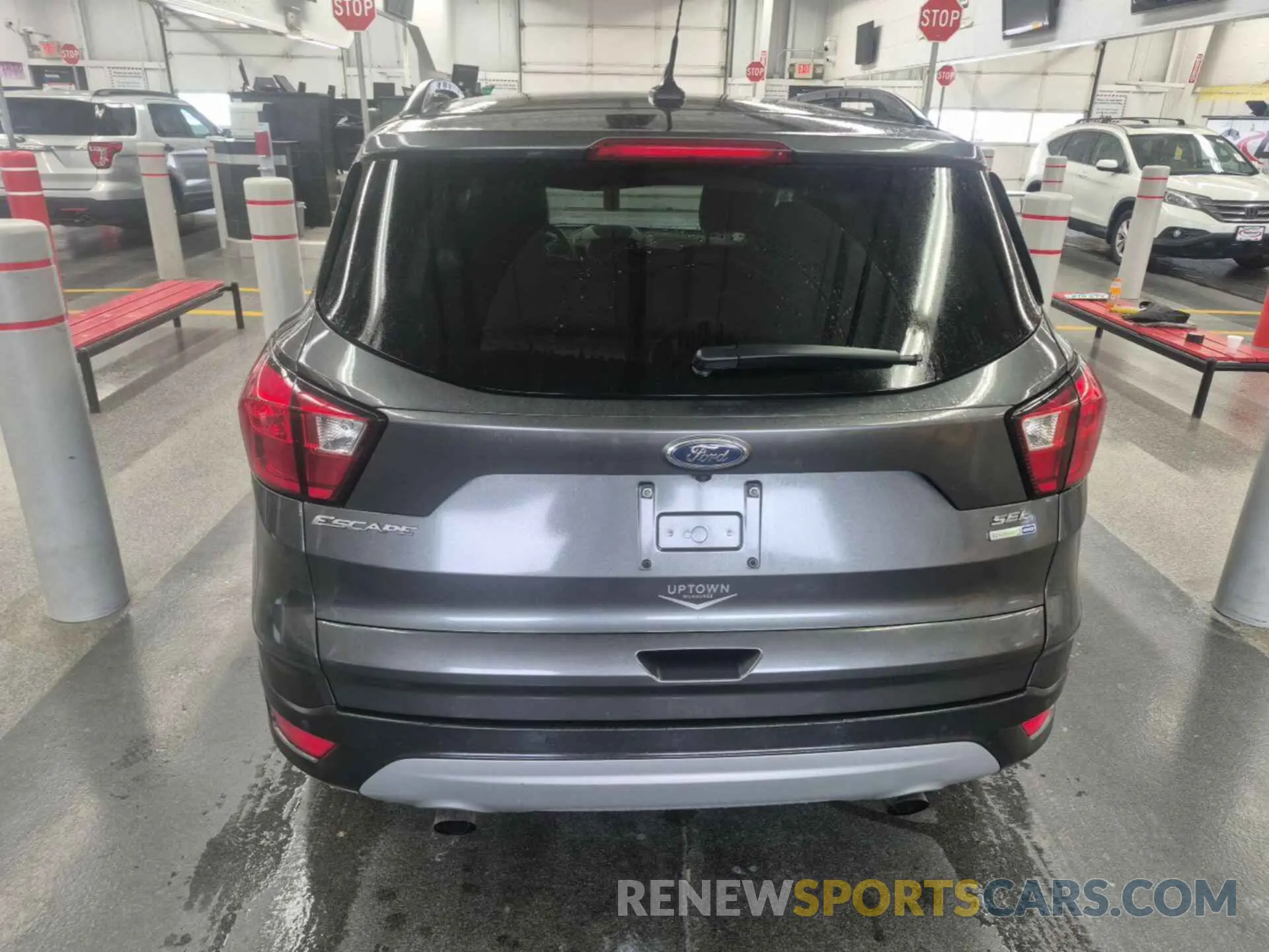 25 Photograph of a damaged car 1FMCU9HD2KUA65596 FORD ESCAPE 2019