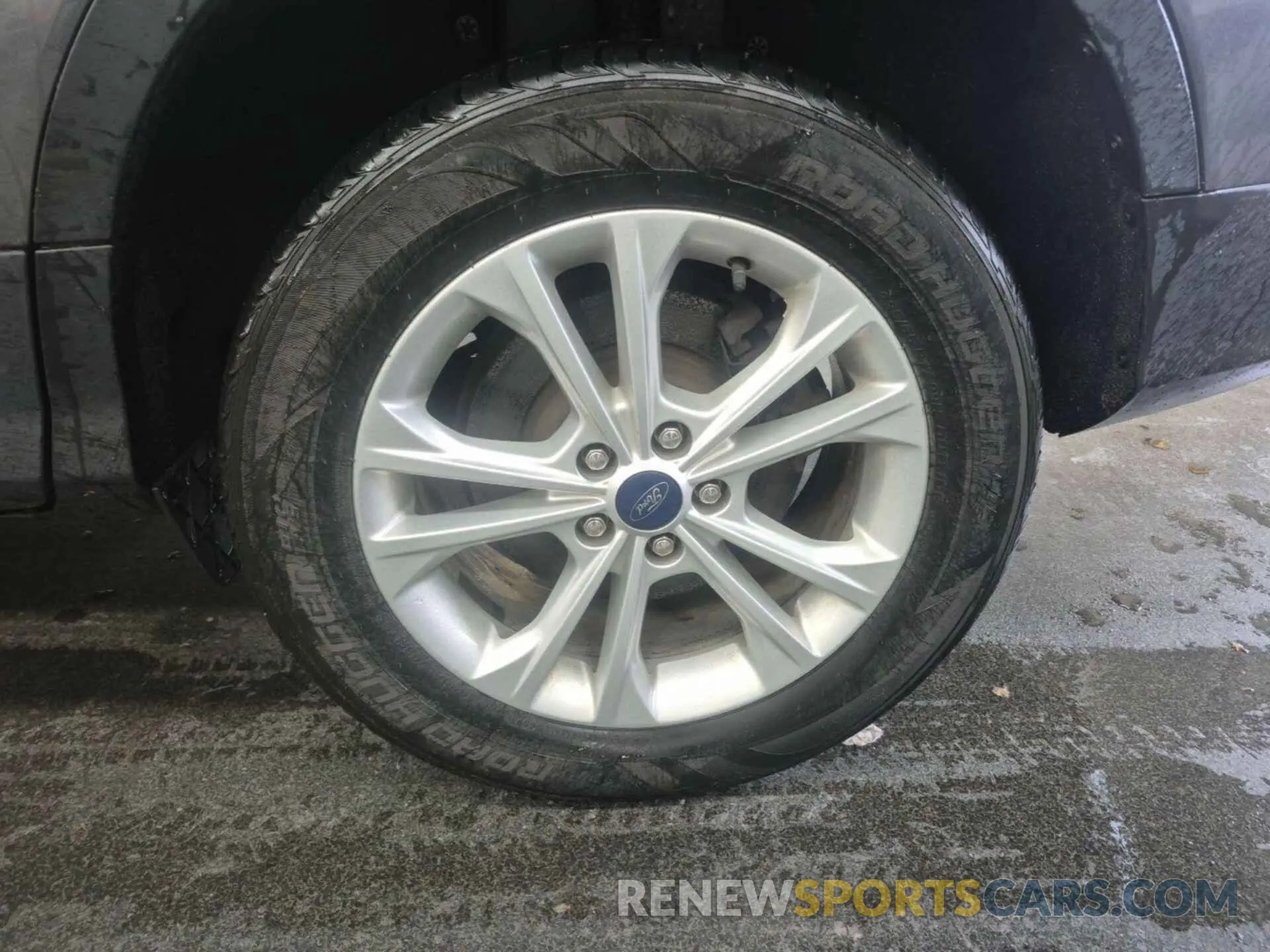 27 Photograph of a damaged car 1FMCU9HD2KUA65596 FORD ESCAPE 2019