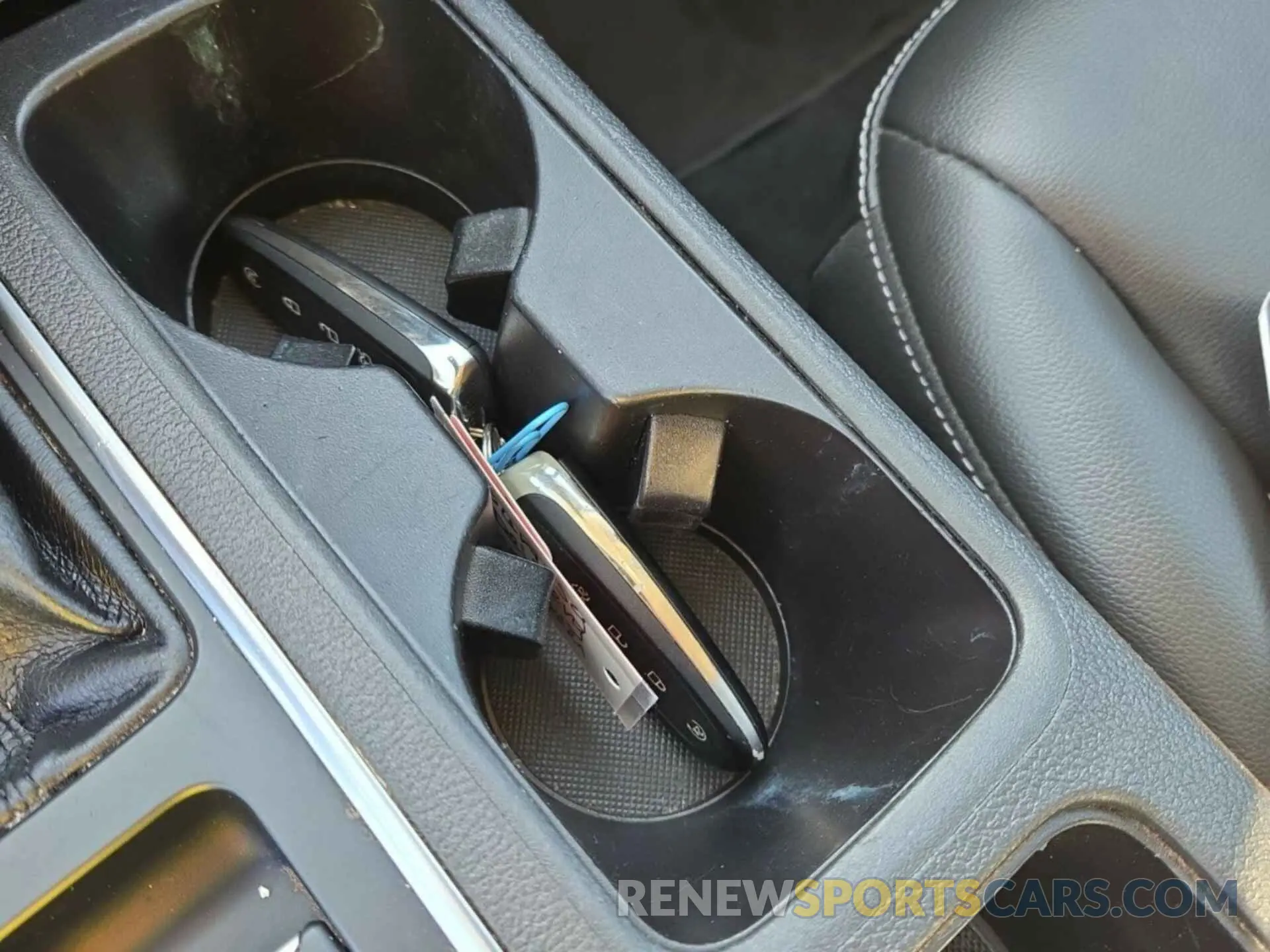 15 Photograph of a damaged car 1FMCU9HD2KUA72581 FORD ESCAPE 2019