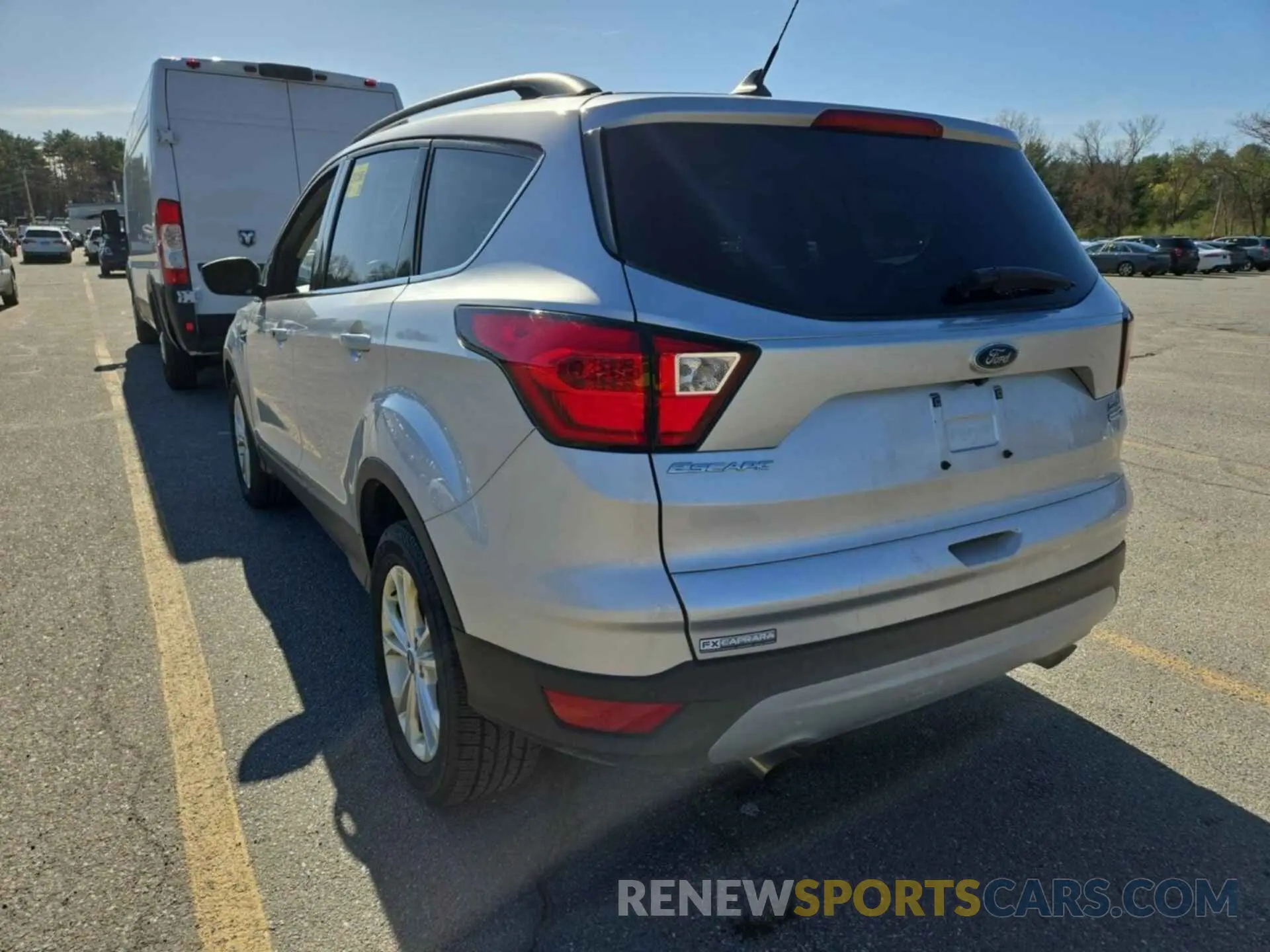 8 Photograph of a damaged car 1FMCU9HD2KUA72581 FORD ESCAPE 2019