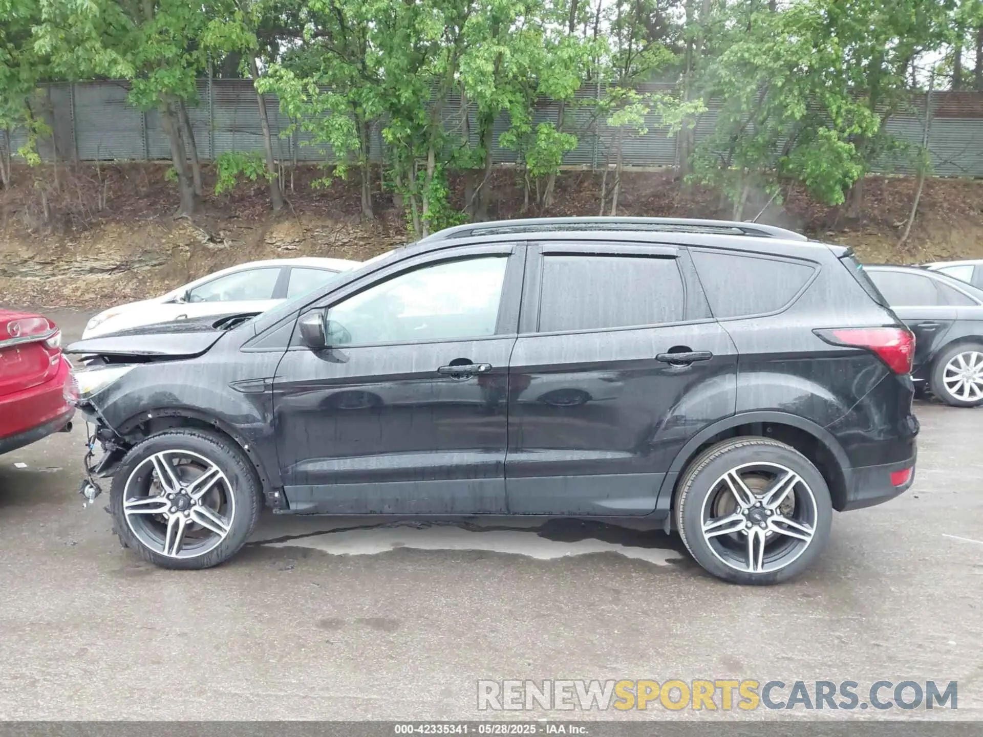 14 Photograph of a damaged car 1FMCU9HD2KUA94855 FORD ESCAPE 2019