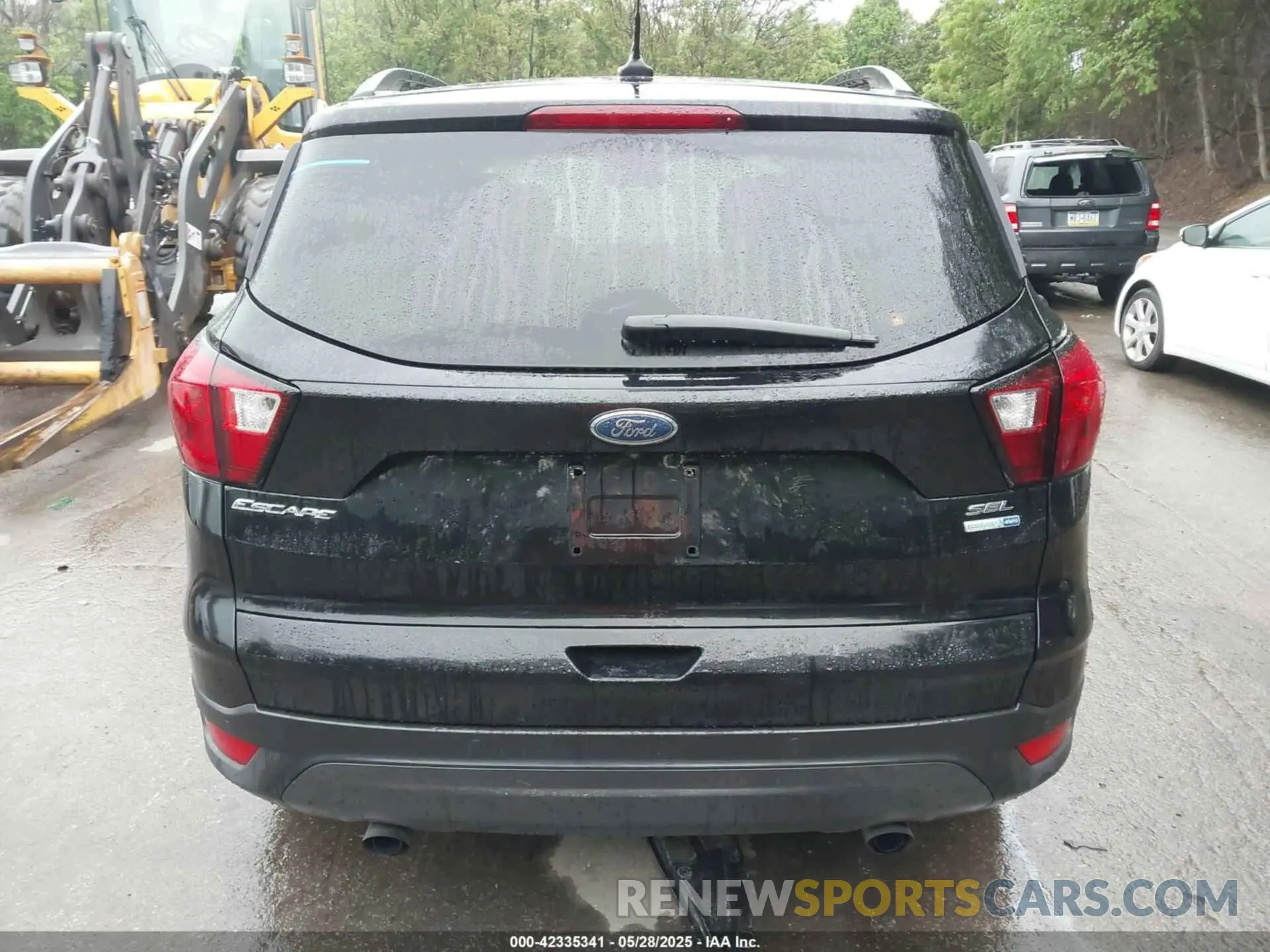 16 Photograph of a damaged car 1FMCU9HD2KUA94855 FORD ESCAPE 2019