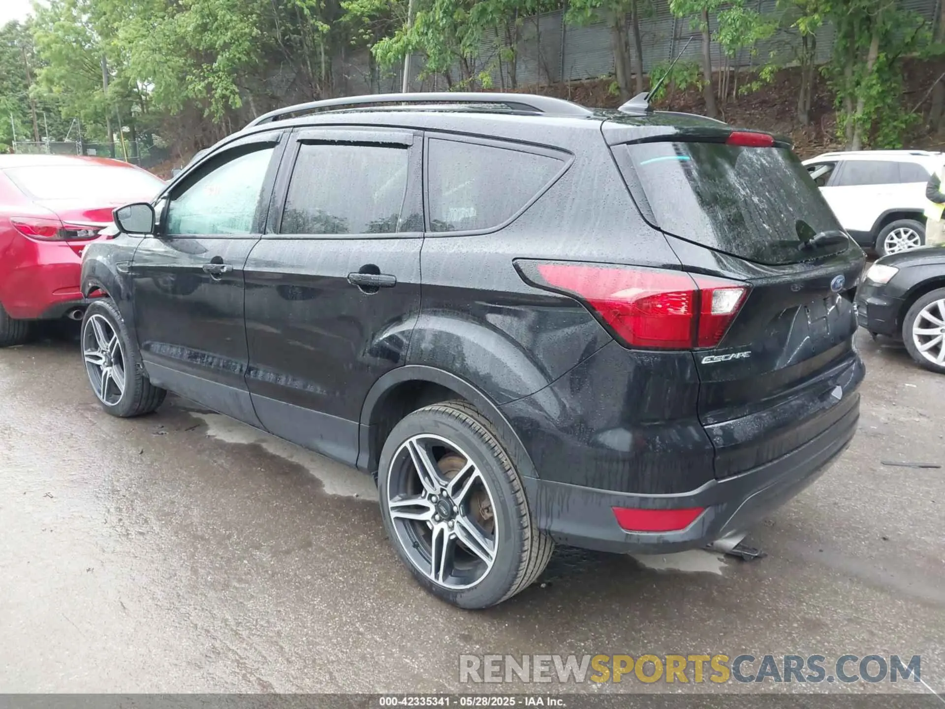3 Photograph of a damaged car 1FMCU9HD2KUA94855 FORD ESCAPE 2019