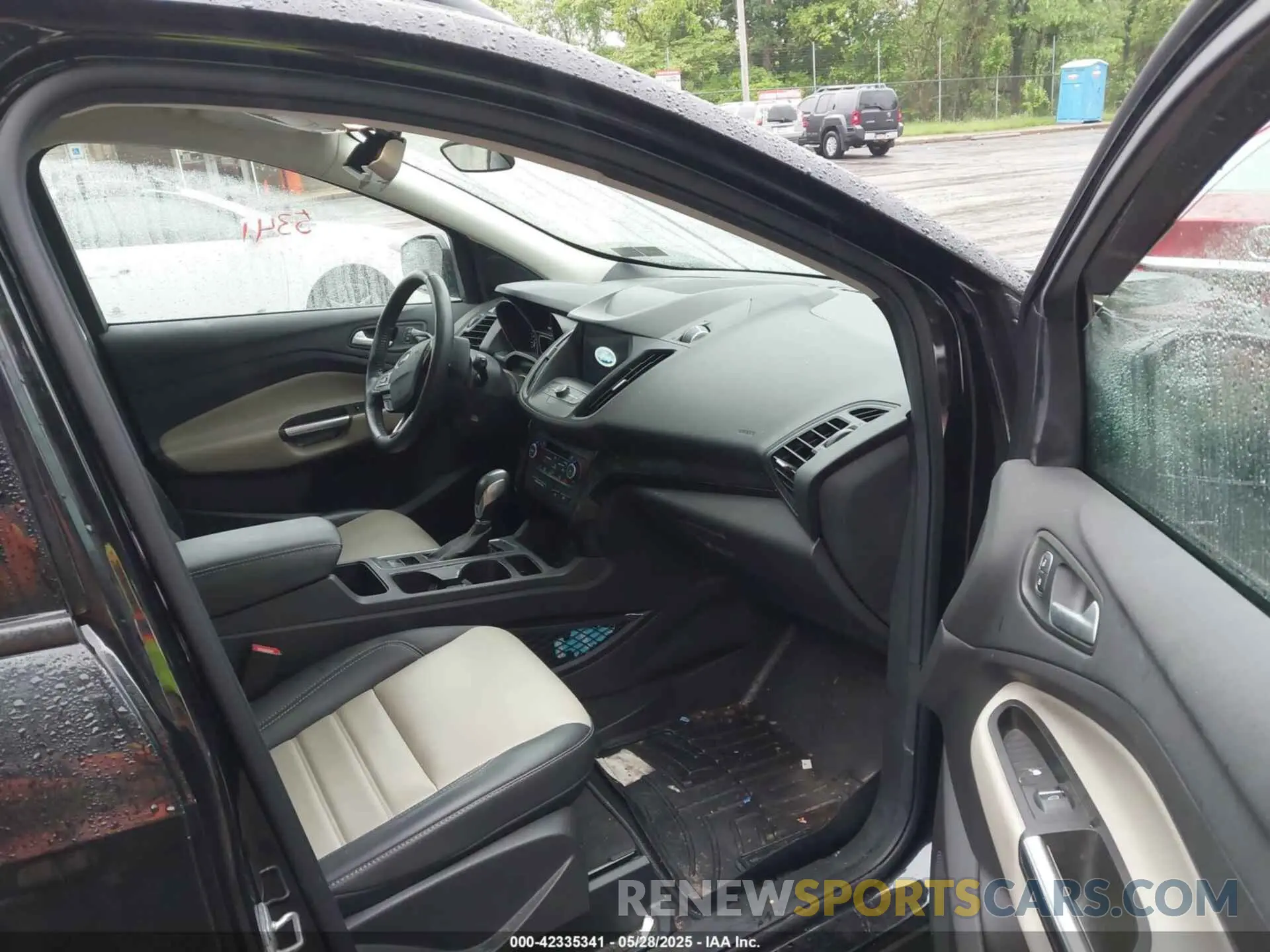 5 Photograph of a damaged car 1FMCU9HD2KUA94855 FORD ESCAPE 2019