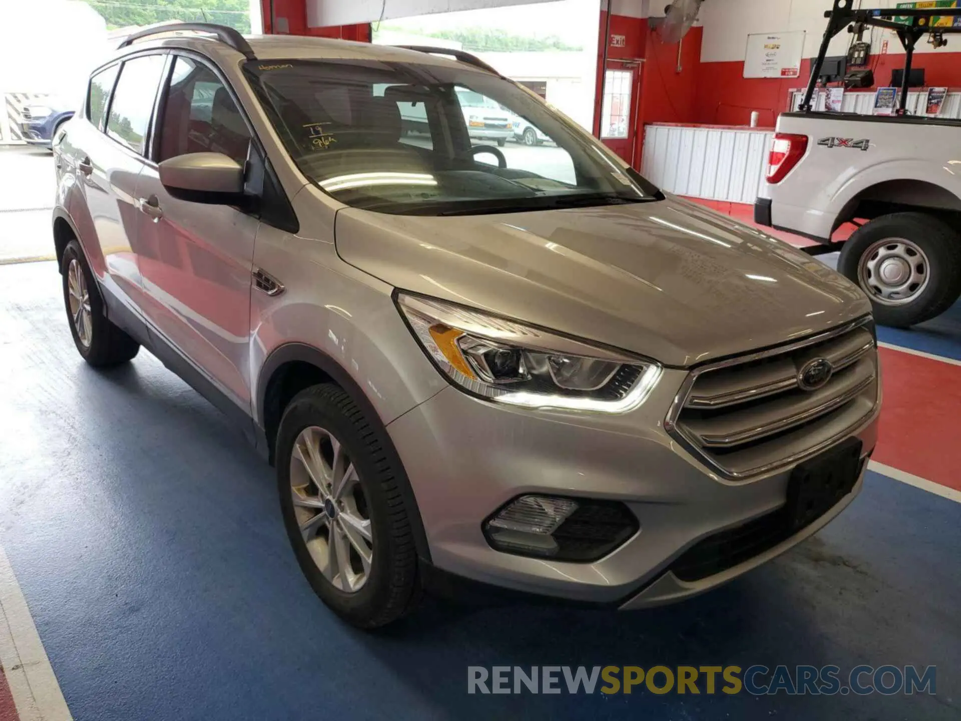 17 Photograph of a damaged car 1FMCU9HD2KUB11752 FORD ESCAPE 2019