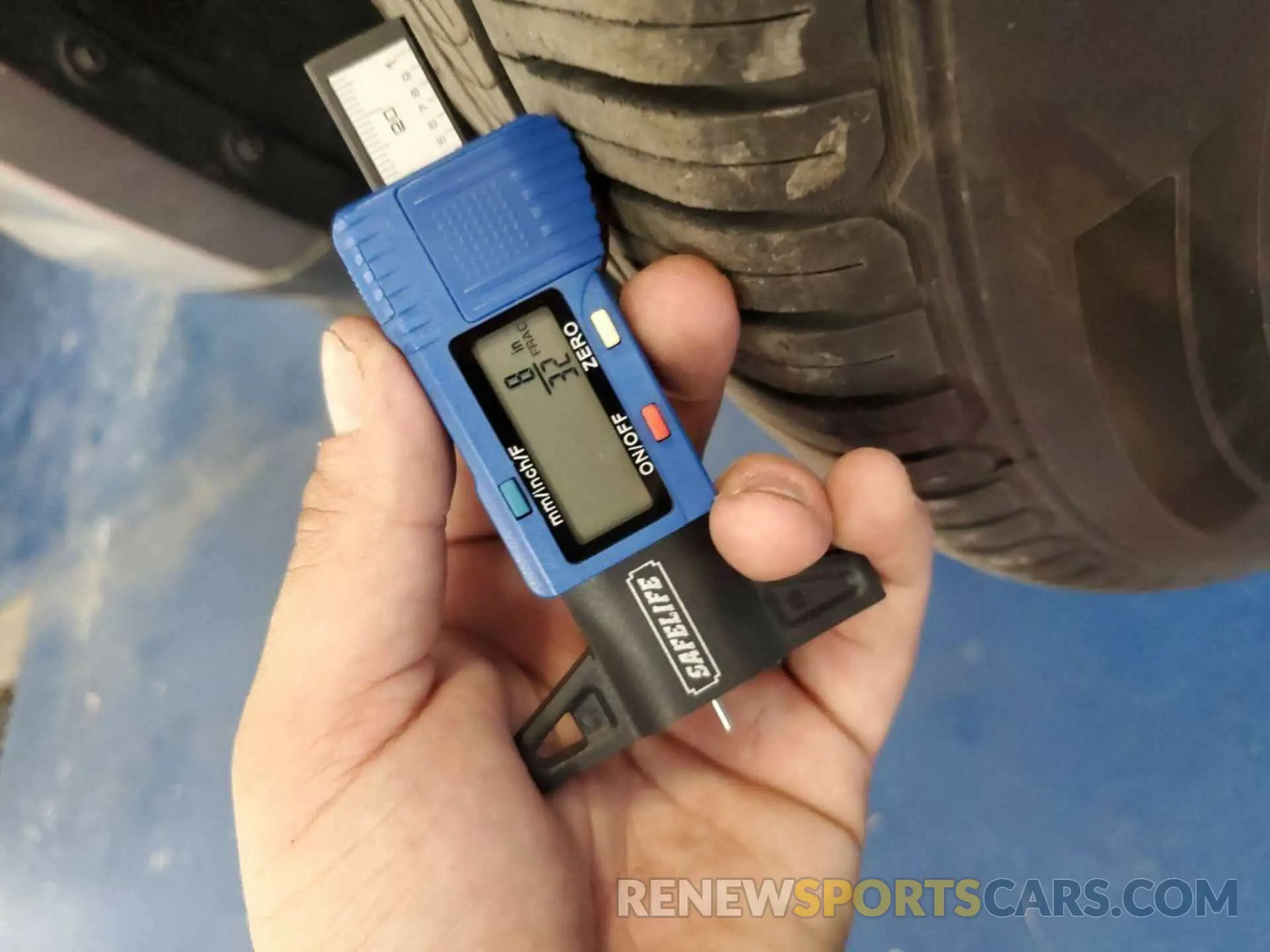 18 Photograph of a damaged car 1FMCU9HD2KUB11752 FORD ESCAPE 2019