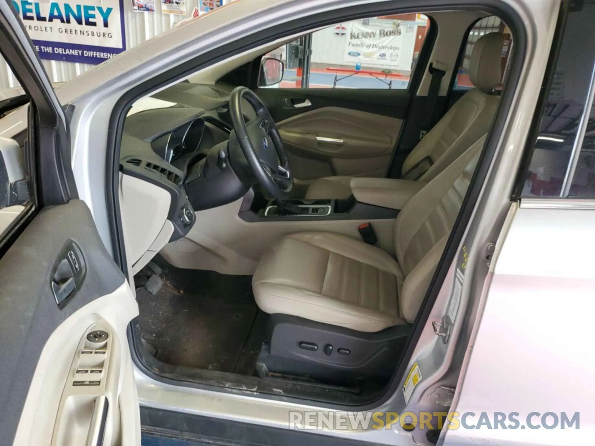 25 Photograph of a damaged car 1FMCU9HD2KUB11752 FORD ESCAPE 2019