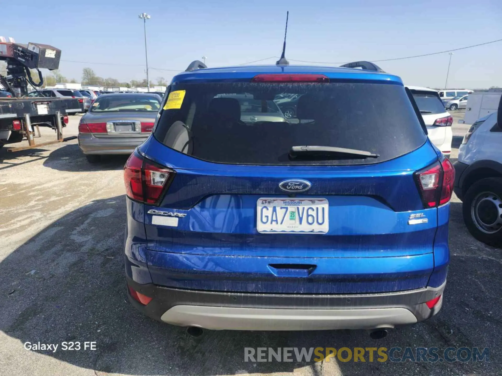 28 Photograph of a damaged car 1FMCU9HD2KUB11881 FORD ESCAPE 2019