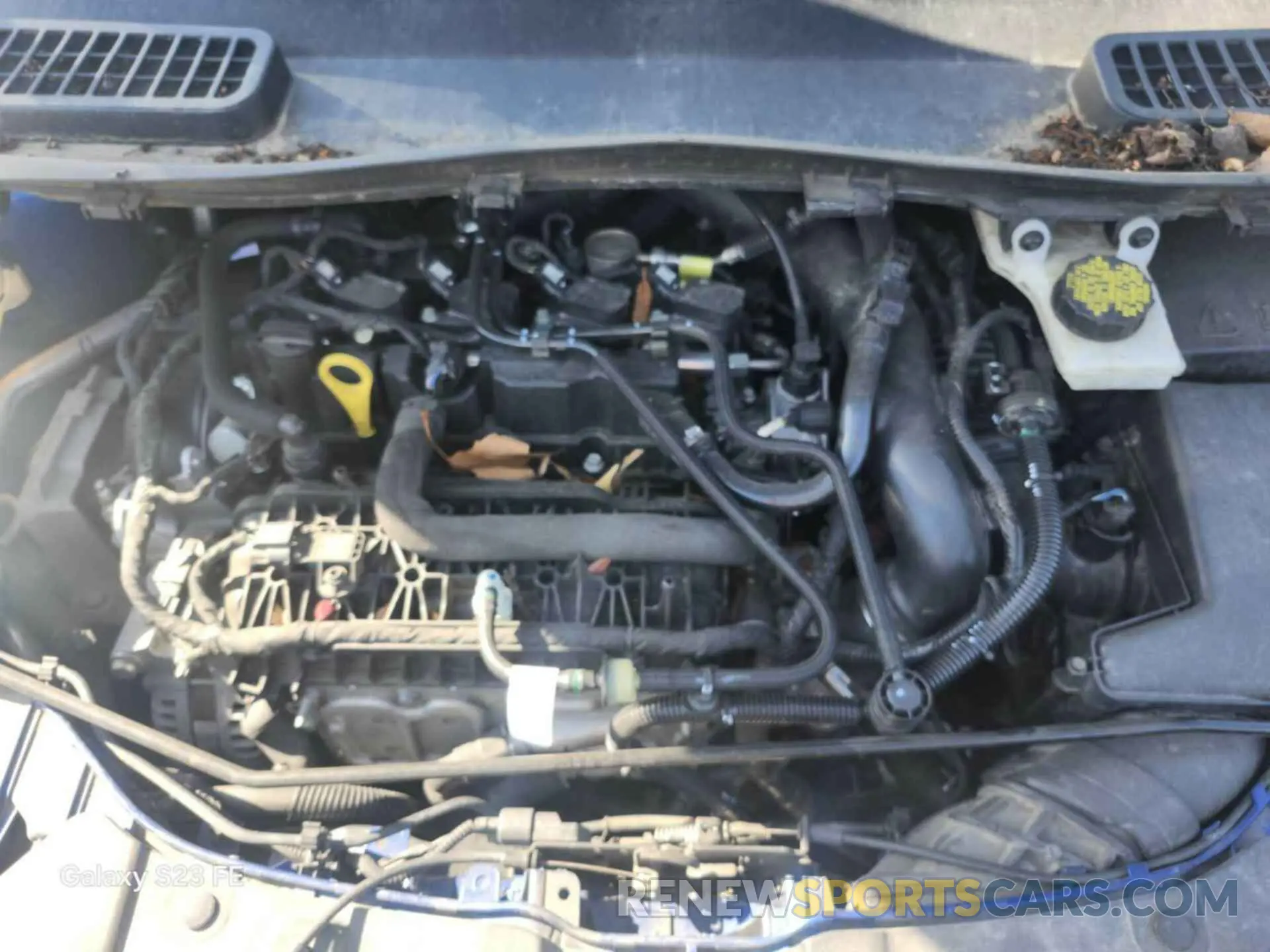 29 Photograph of a damaged car 1FMCU9HD2KUB11881 FORD ESCAPE 2019