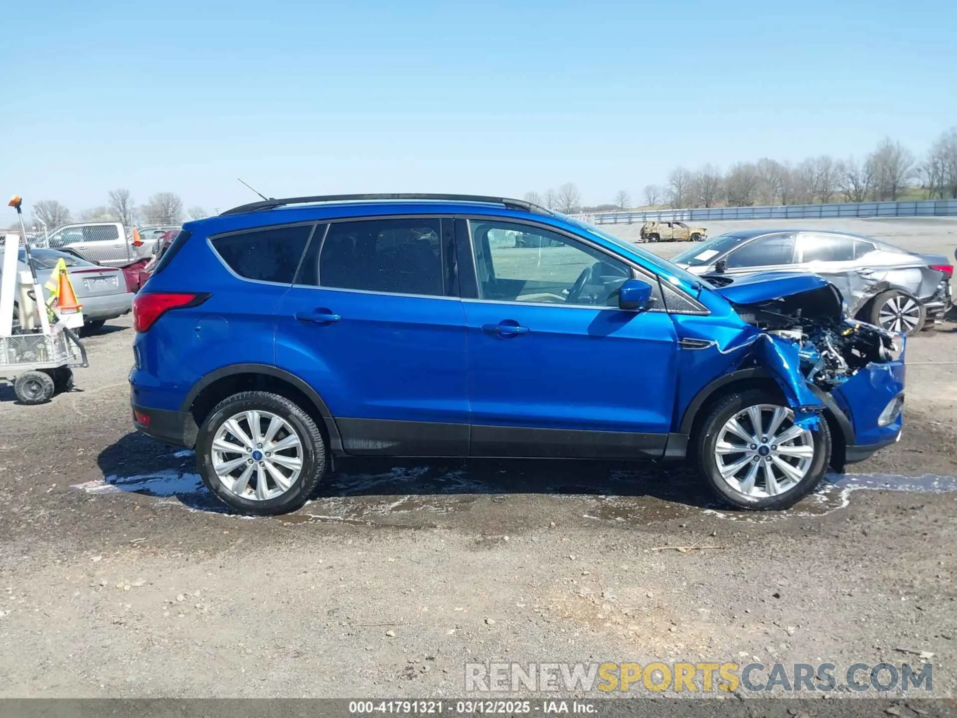 13 Photograph of a damaged car 1FMCU9HD2KUB52835 FORD ESCAPE 2019
