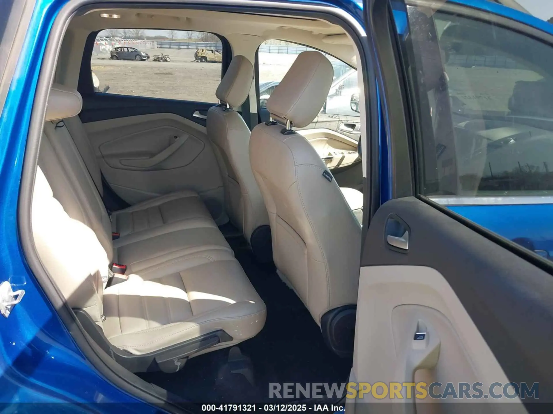 8 Photograph of a damaged car 1FMCU9HD2KUB52835 FORD ESCAPE 2019