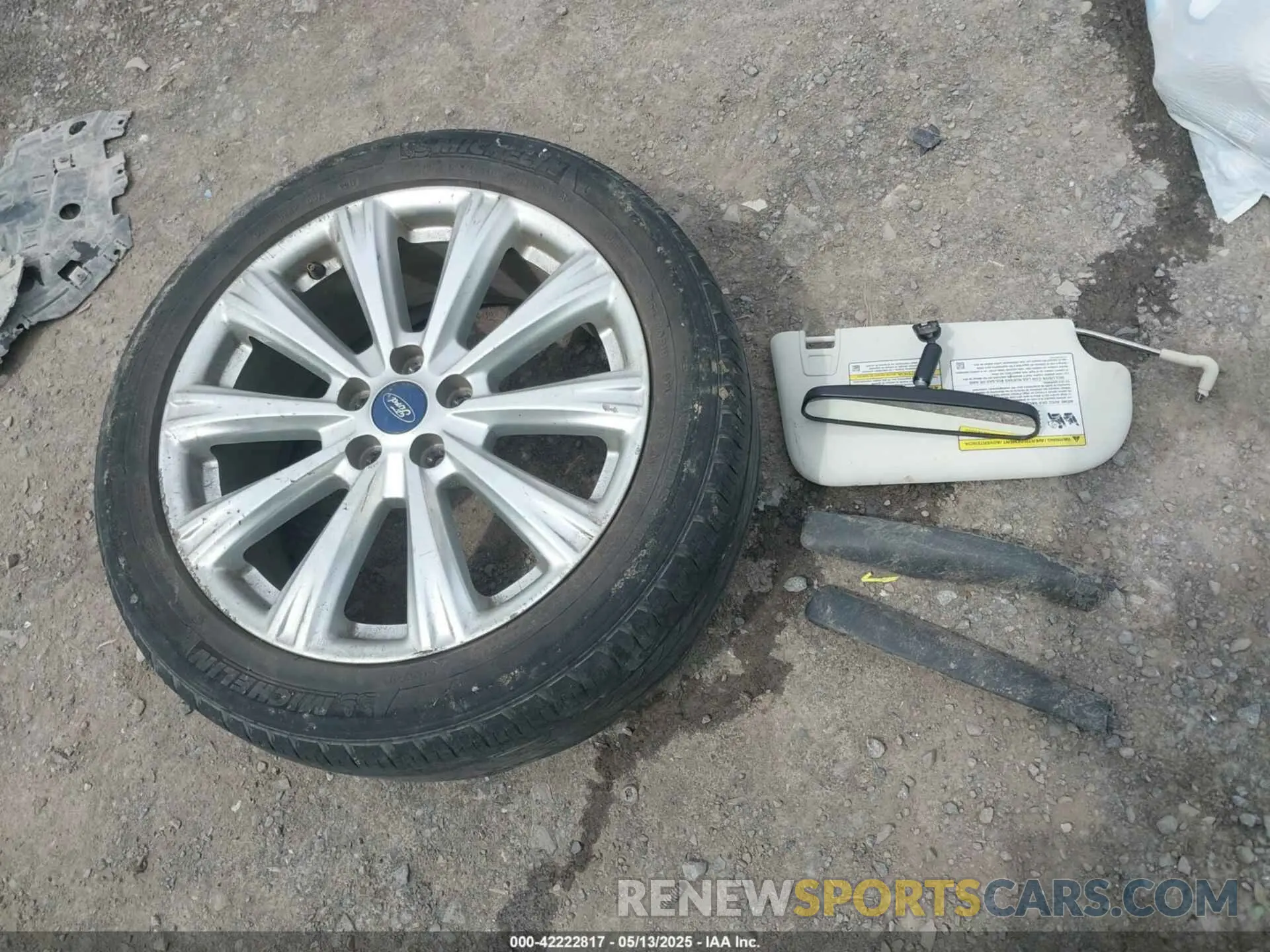 11 Photograph of a damaged car 1FMCU9HD2KUB91201 FORD ESCAPE 2019