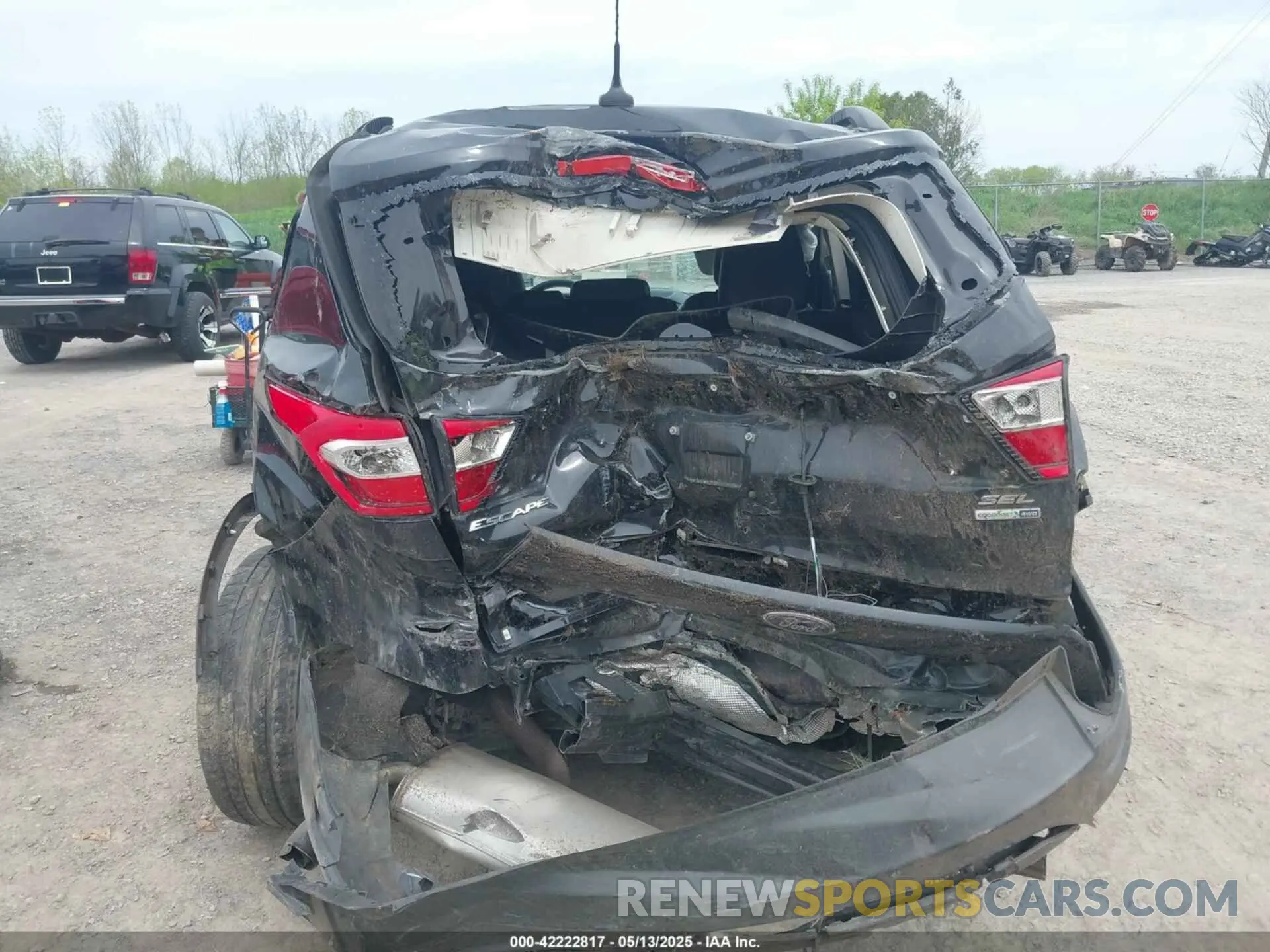 16 Photograph of a damaged car 1FMCU9HD2KUB91201 FORD ESCAPE 2019