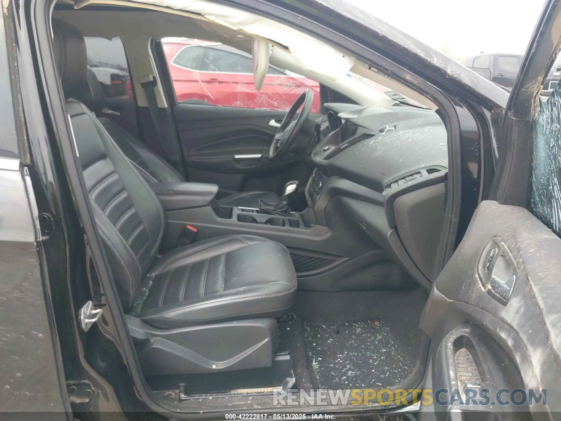 5 Photograph of a damaged car 1FMCU9HD2KUB91201 FORD ESCAPE 2019
