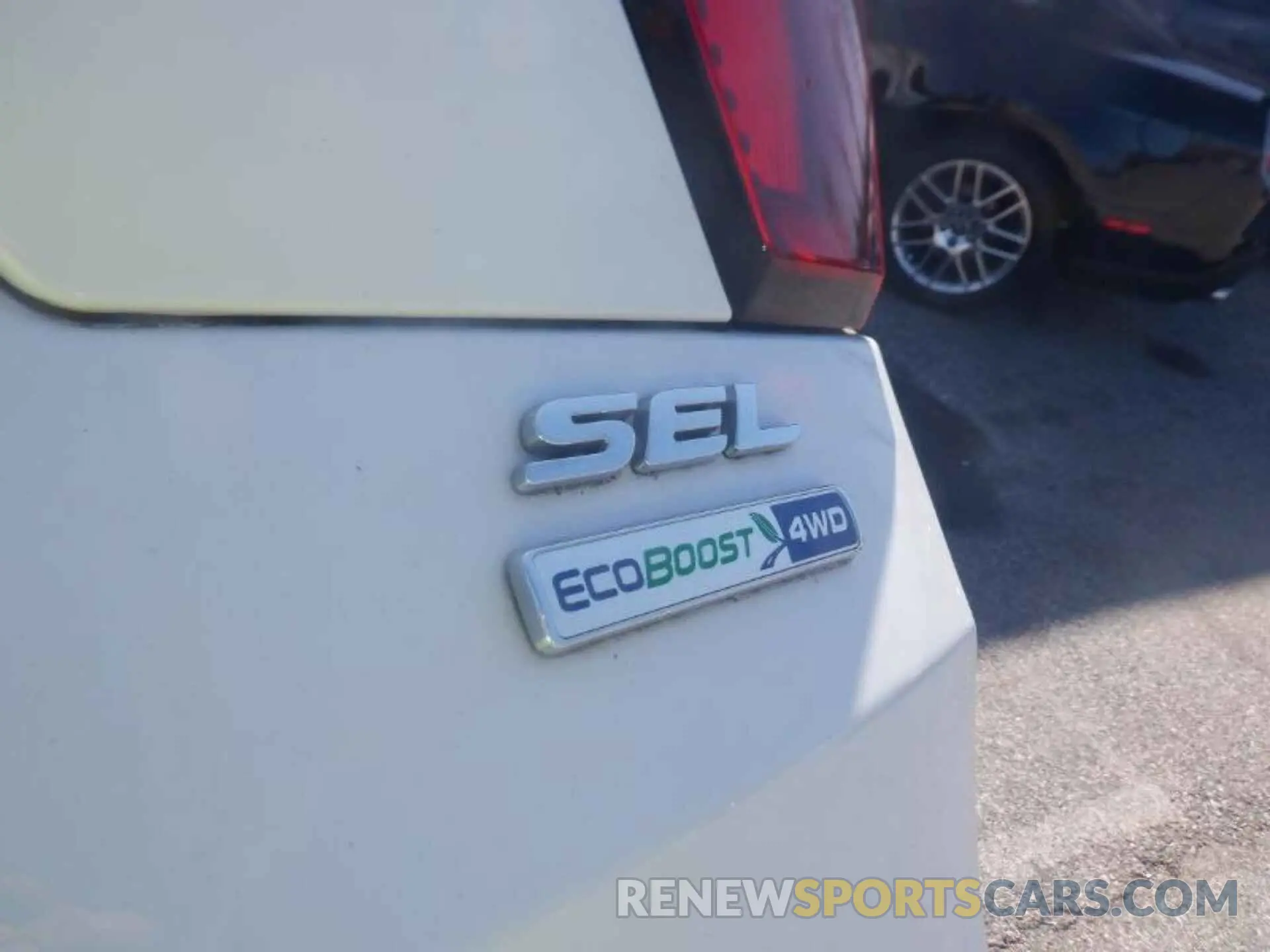 8 Photograph of a damaged car 1FMCU9HD2KUC07672 FORD ESCAPE 2019
