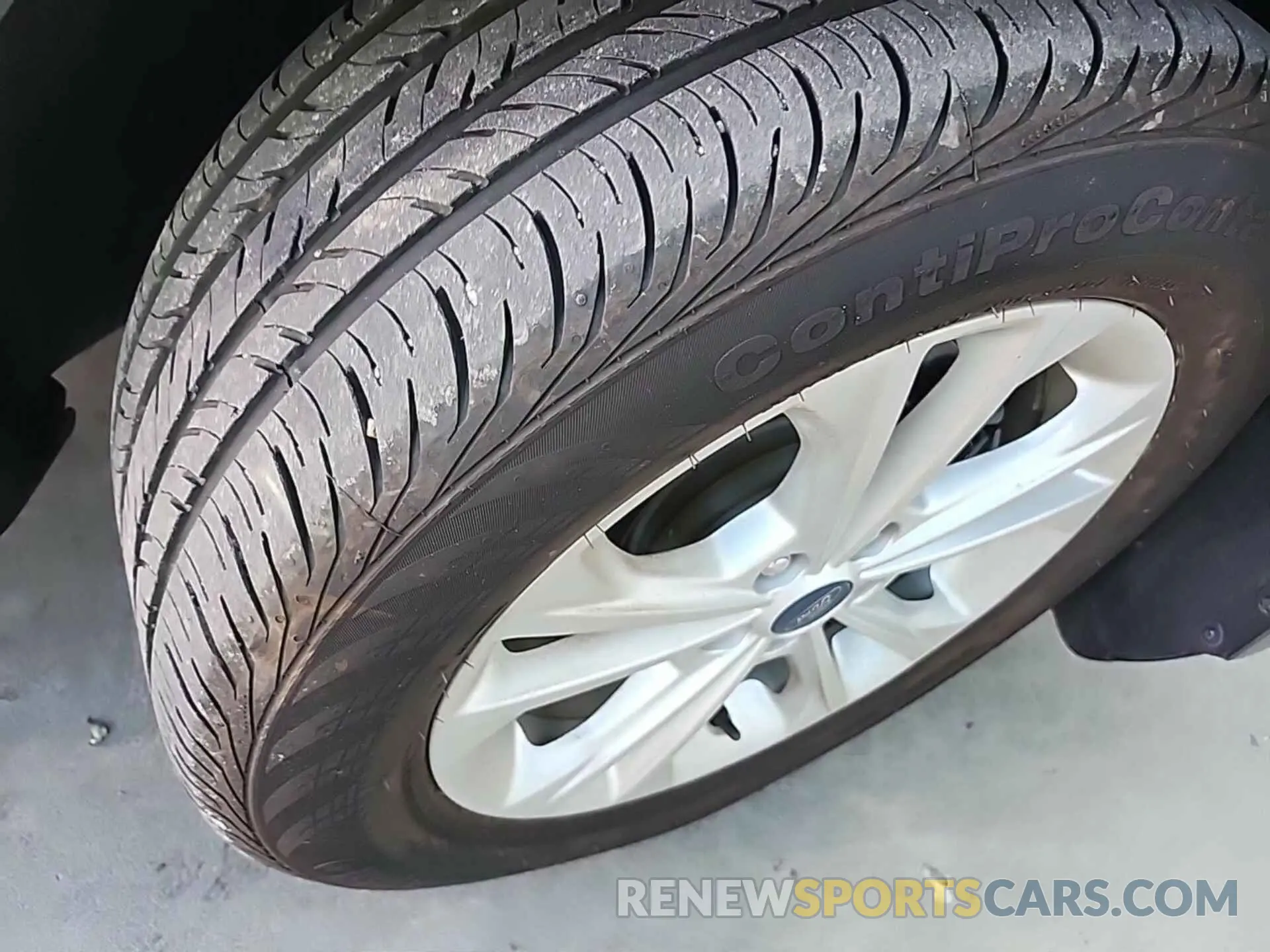 19 Photograph of a damaged car 1FMCU9HD3KUA71343 FORD ESCAPE 2019