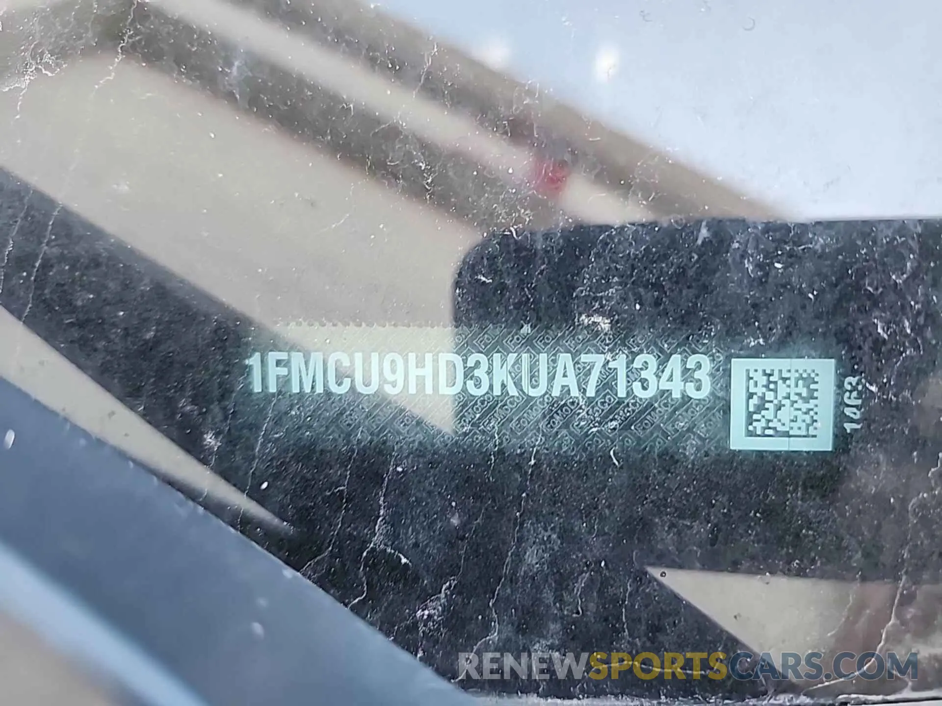 4 Photograph of a damaged car 1FMCU9HD3KUA71343 FORD ESCAPE 2019