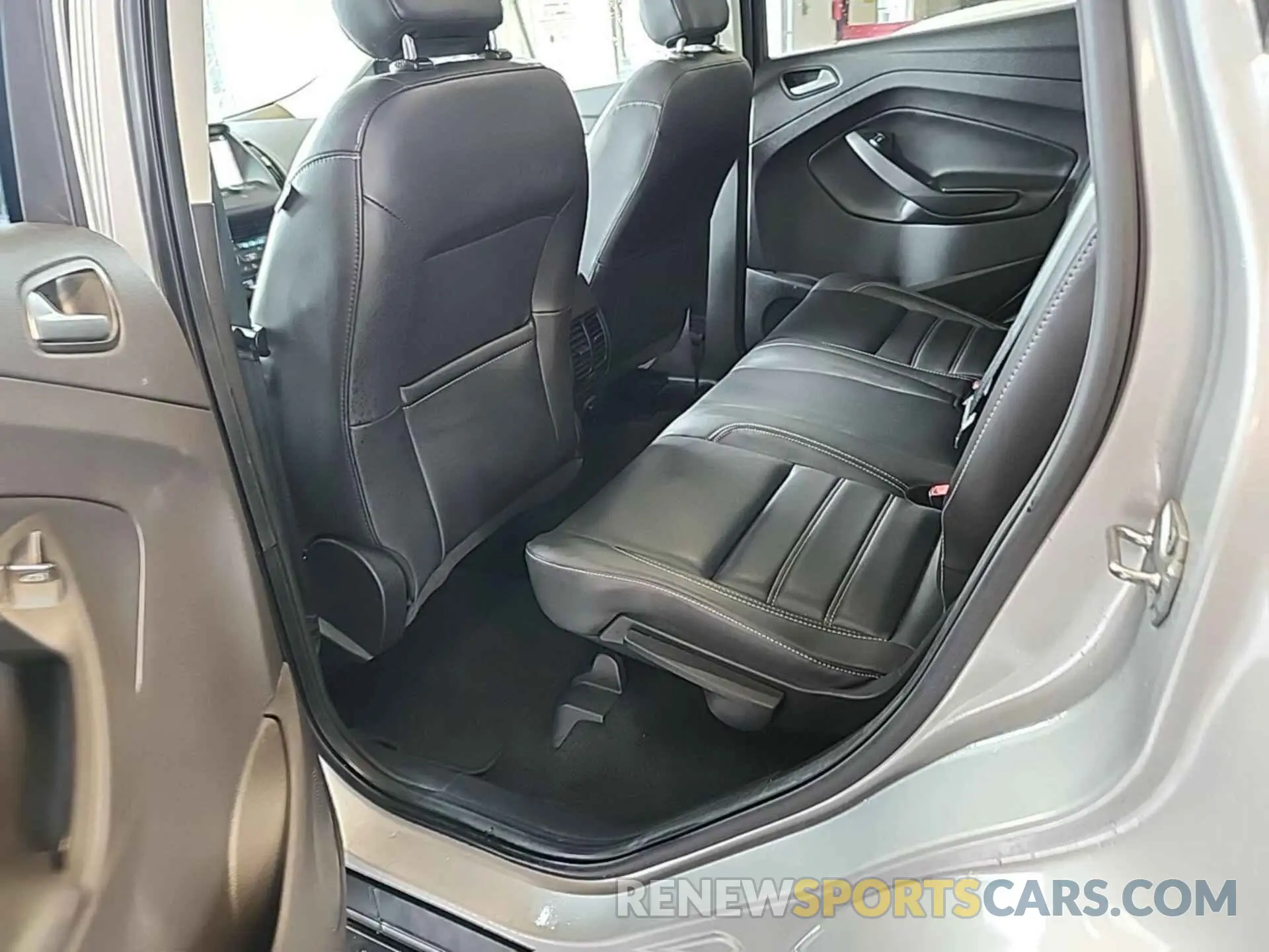 9 Photograph of a damaged car 1FMCU9HD3KUA71343 FORD ESCAPE 2019