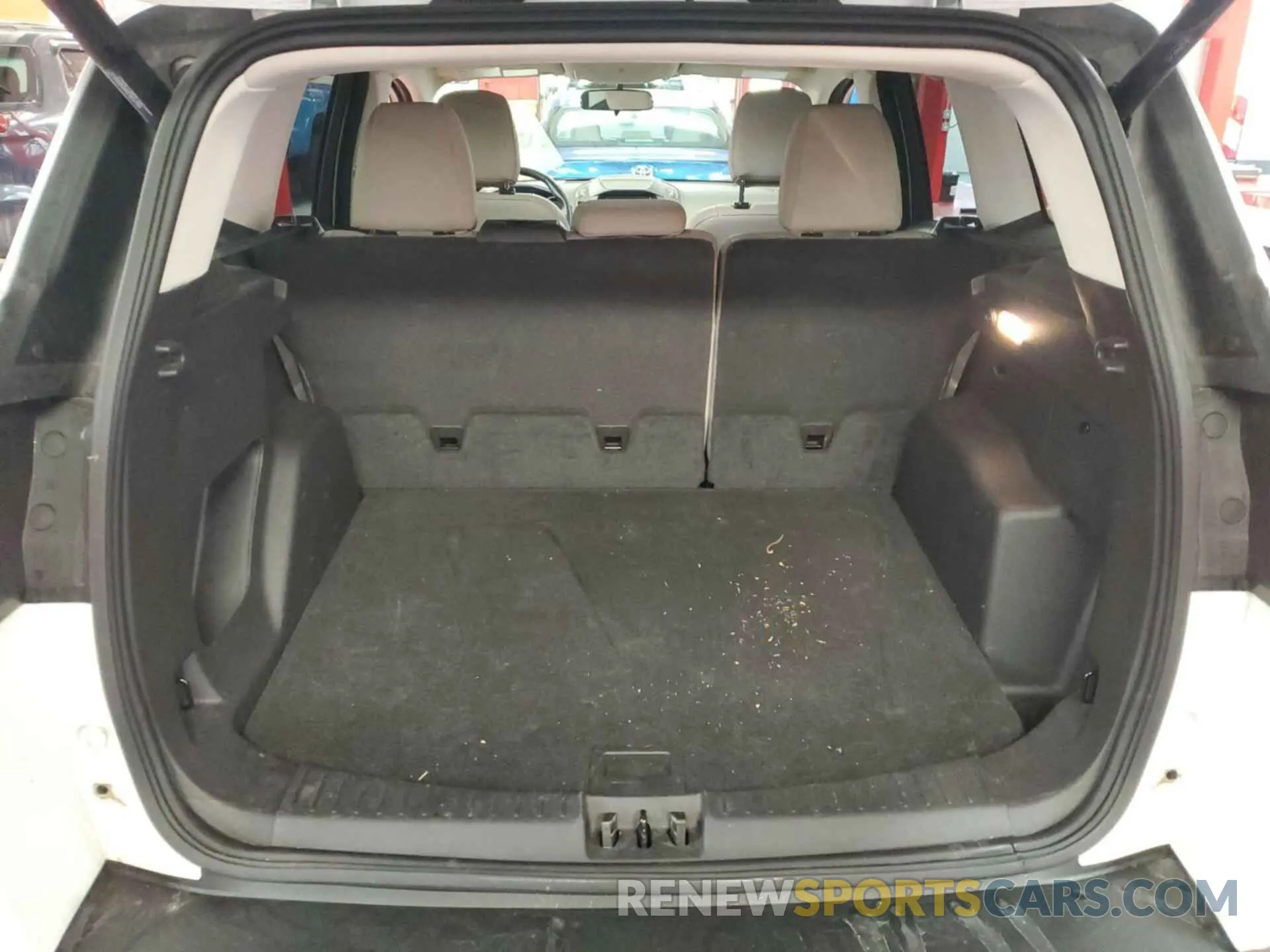 16 Photograph of a damaged car 1FMCU9HD3KUB33114 FORD ESCAPE 2019