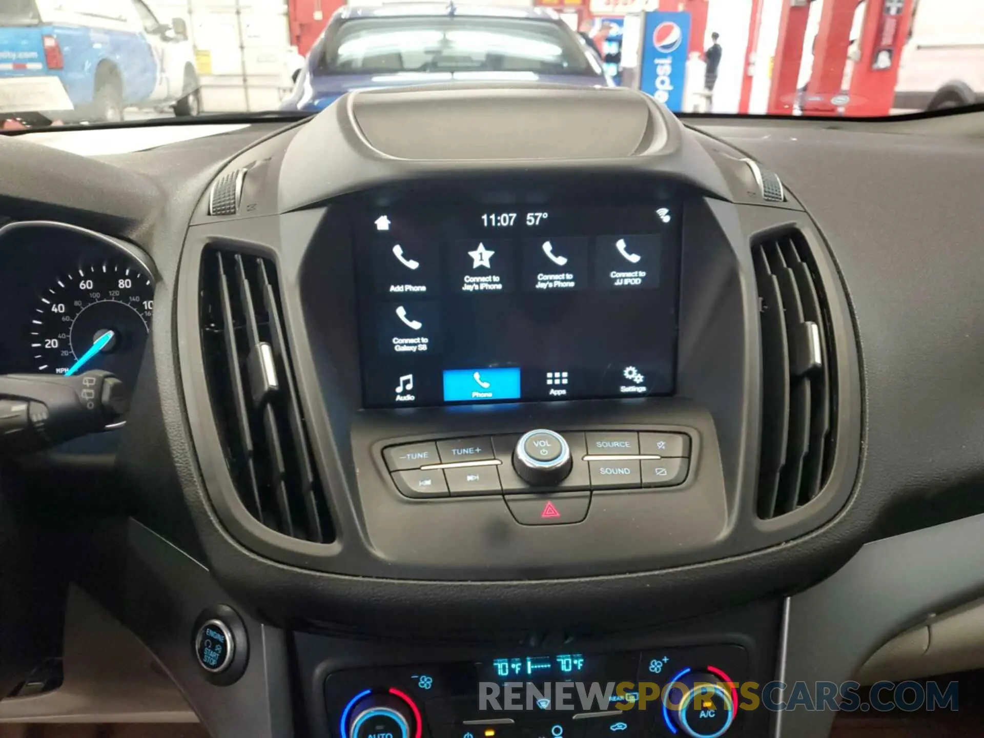 18 Photograph of a damaged car 1FMCU9HD3KUB33114 FORD ESCAPE 2019
