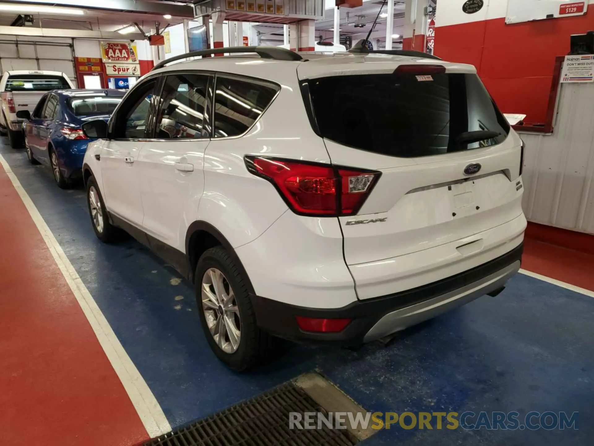2 Photograph of a damaged car 1FMCU9HD3KUB33114 FORD ESCAPE 2019