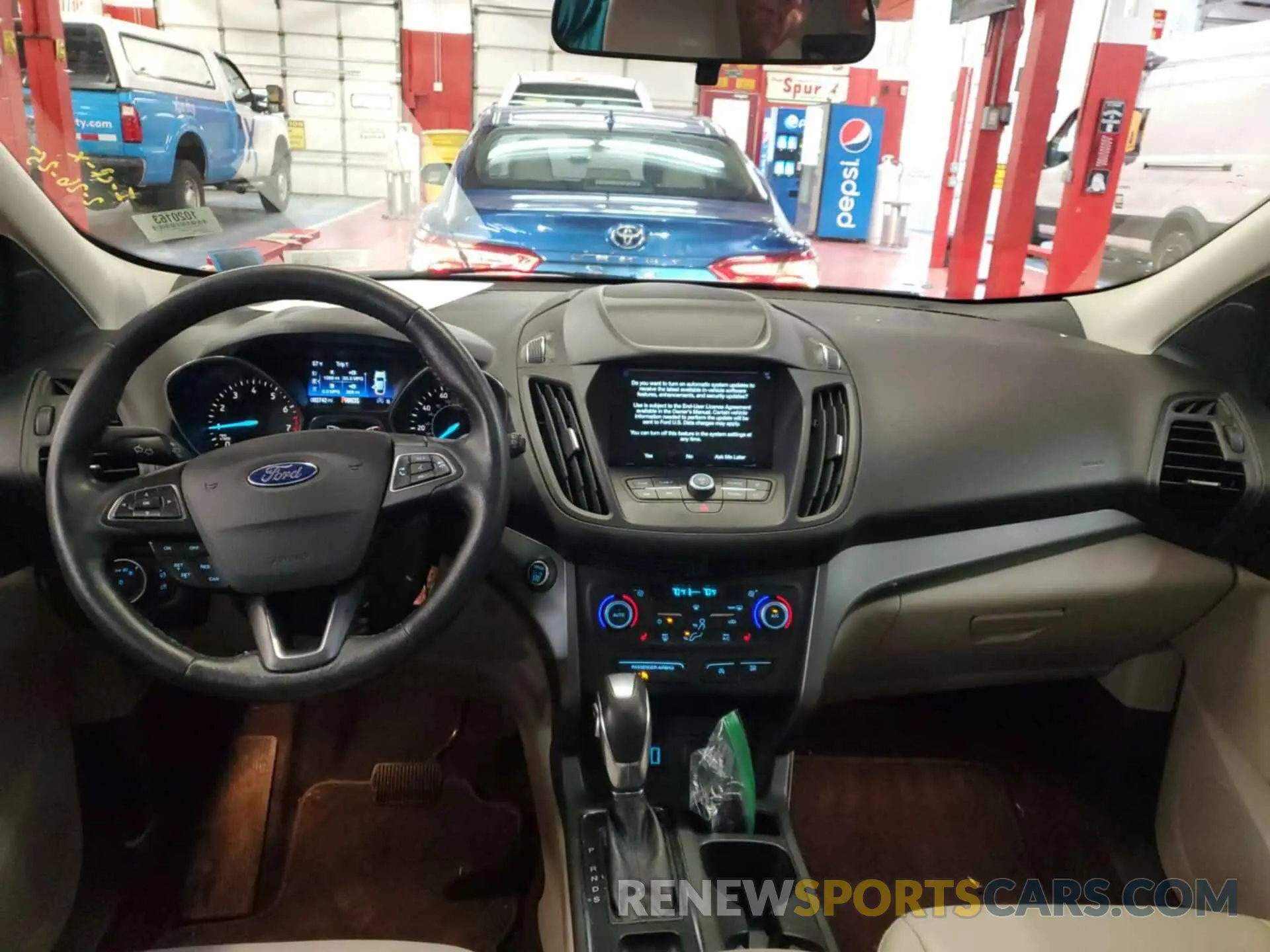 20 Photograph of a damaged car 1FMCU9HD3KUB33114 FORD ESCAPE 2019