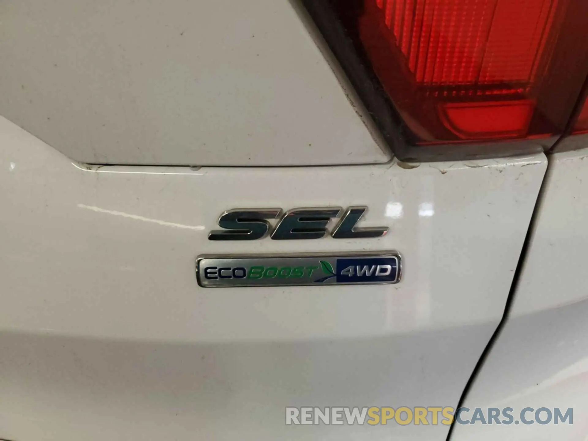 6 Photograph of a damaged car 1FMCU9HD3KUB33114 FORD ESCAPE 2019
